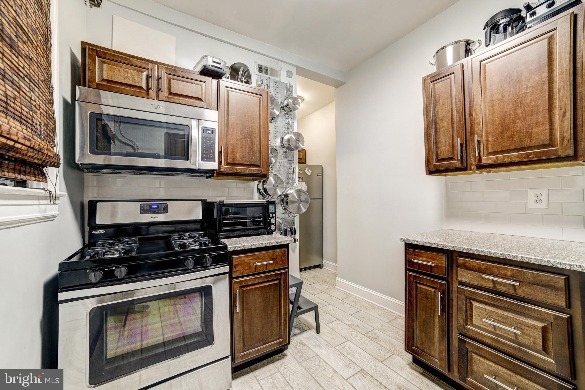 ROLAND PARK - Commercial Sale