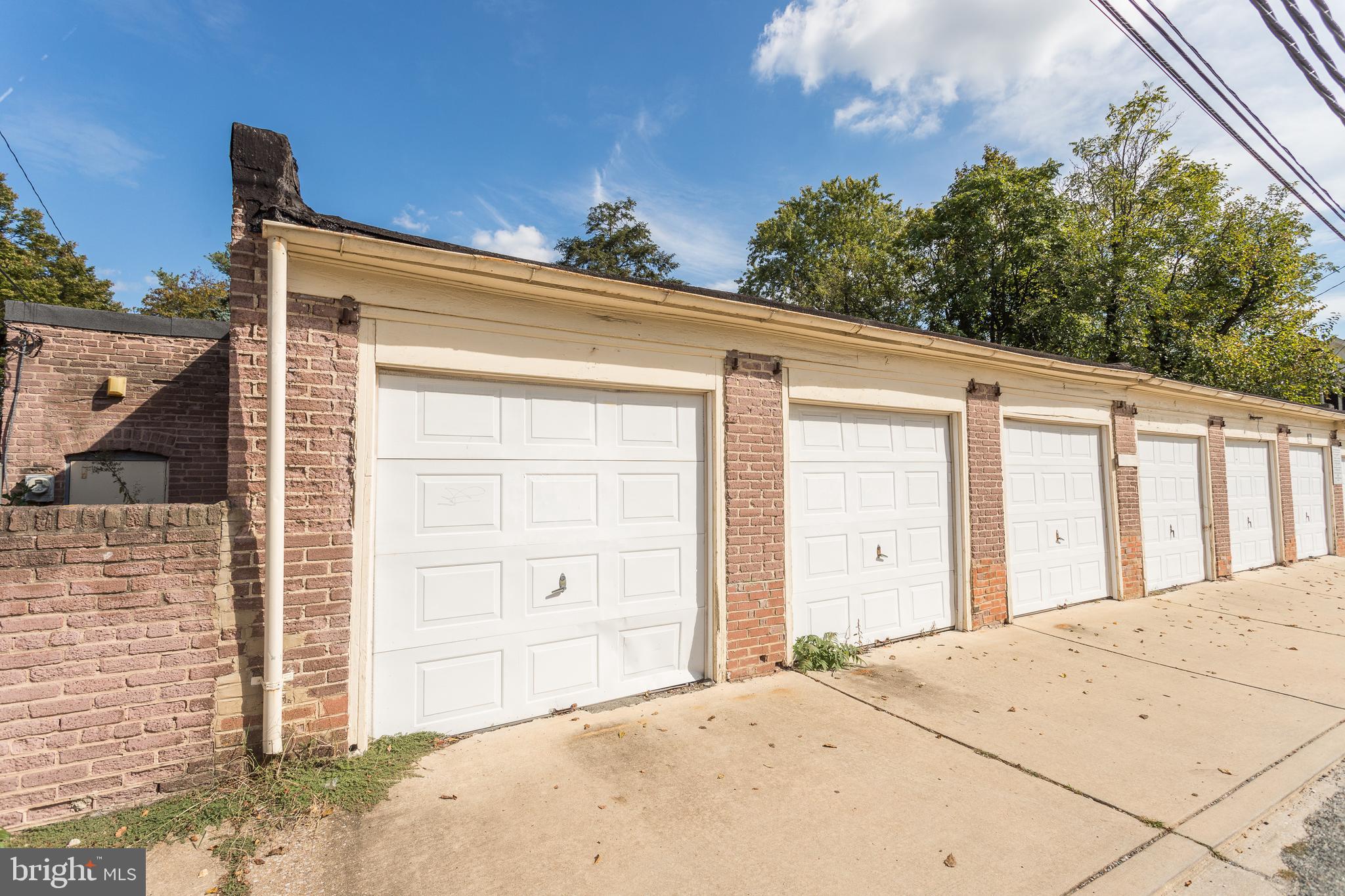 ROLAND PARK - Commercial Sale