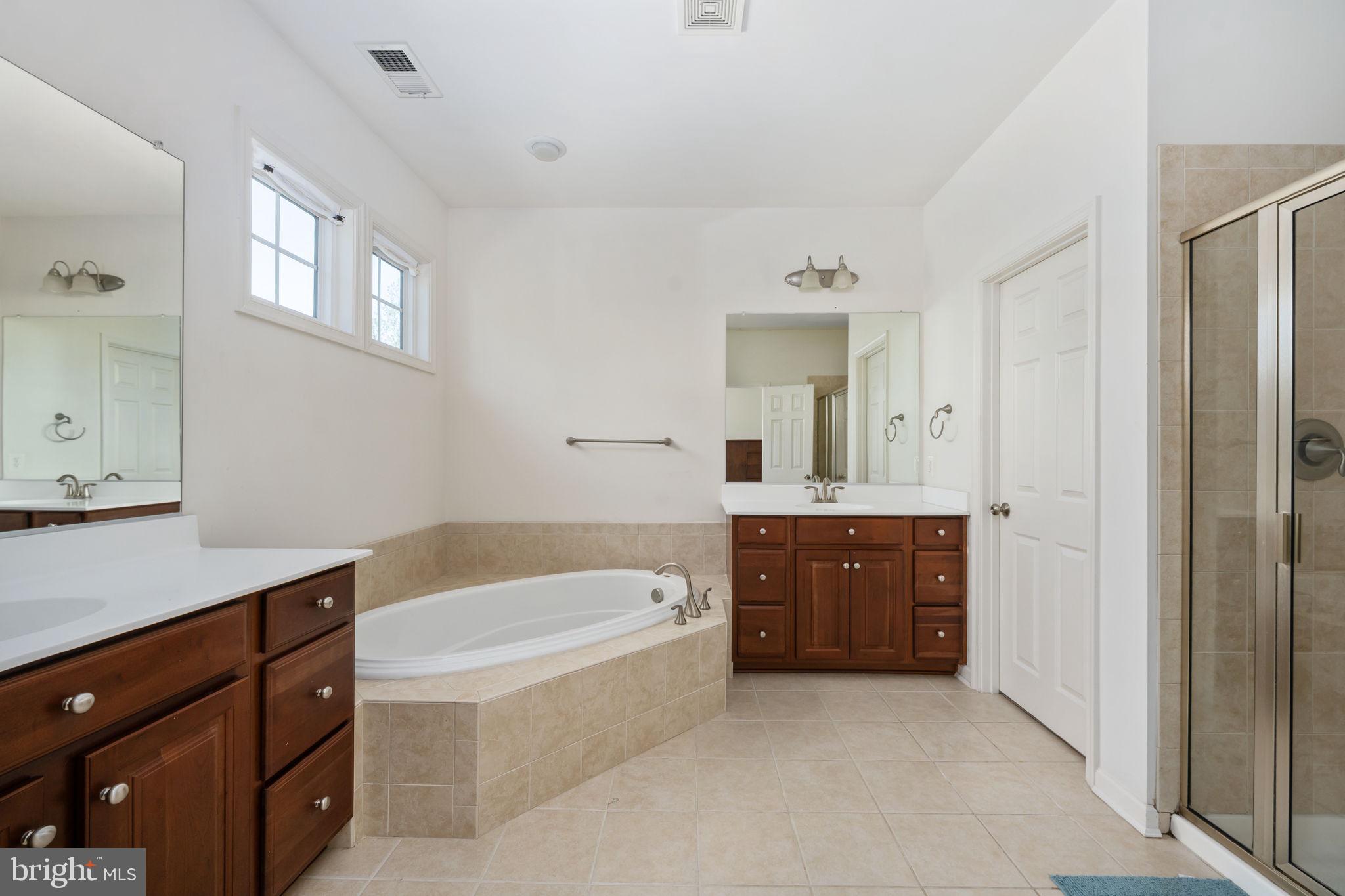 LINTON CREST - Residential