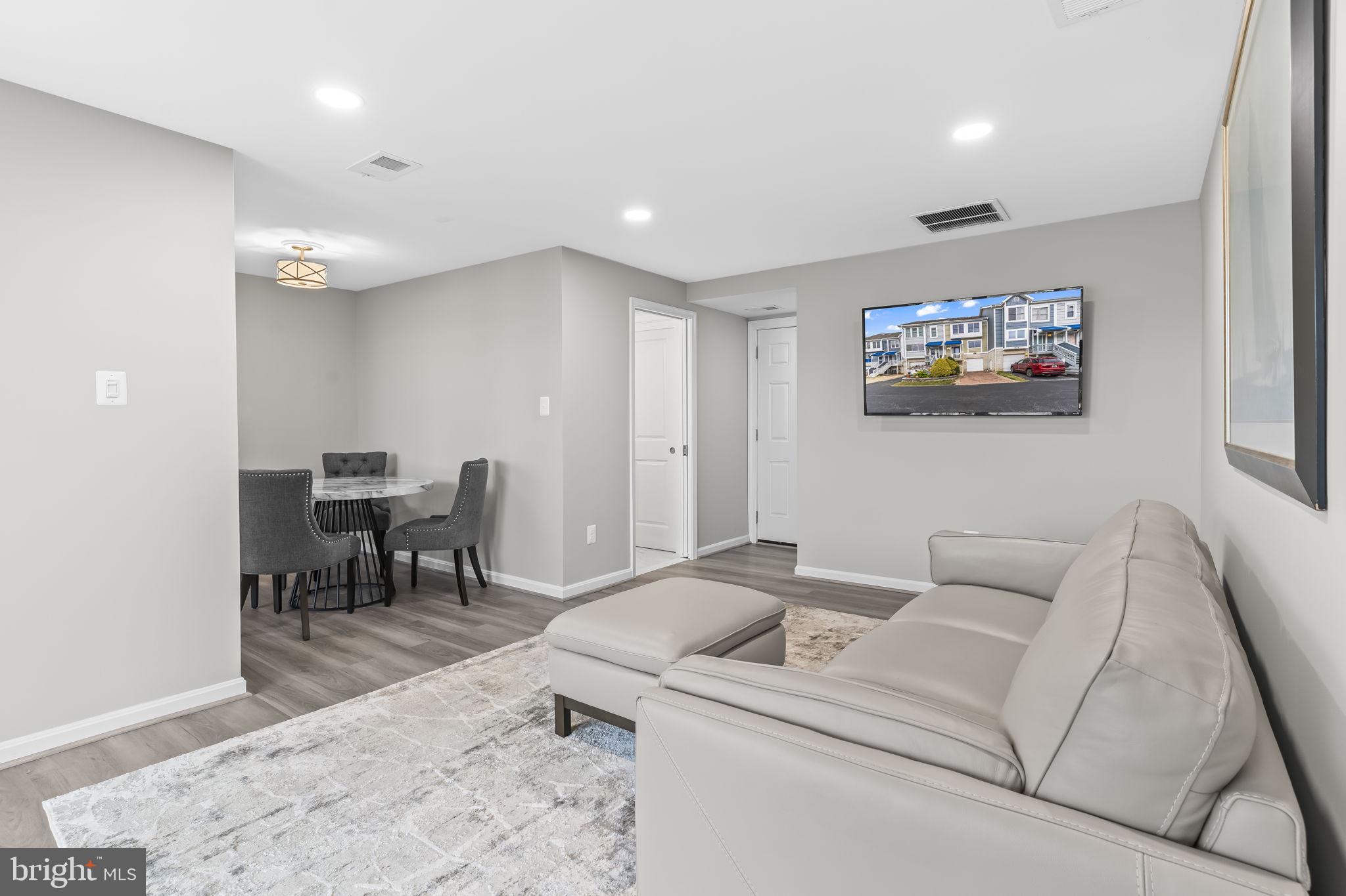 WINDWARD KEY - Residential