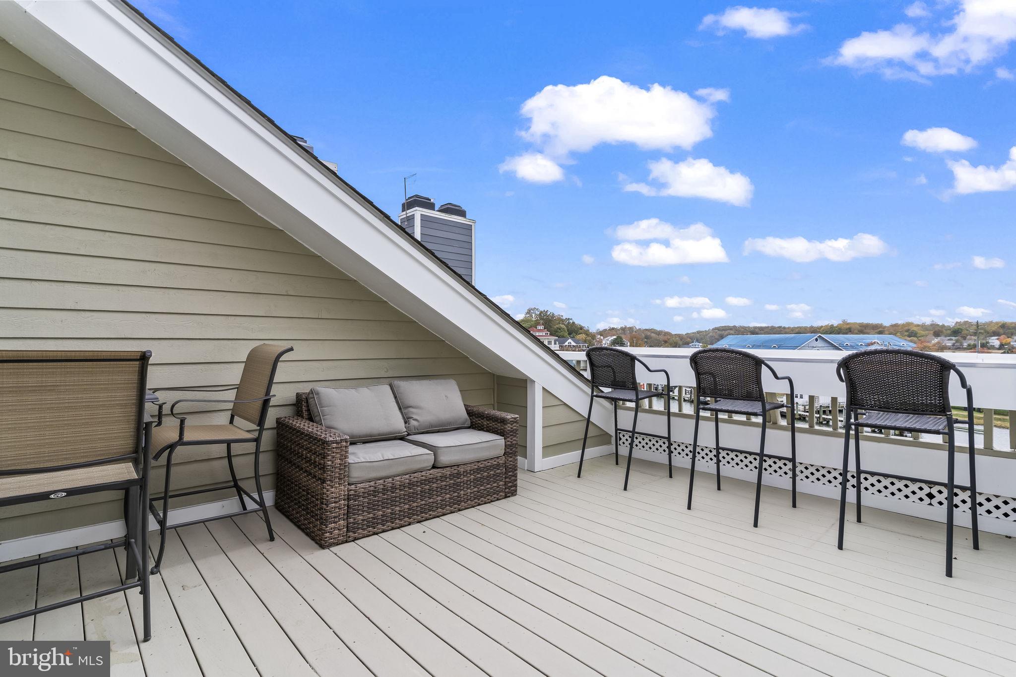 WINDWARD KEY - Residential