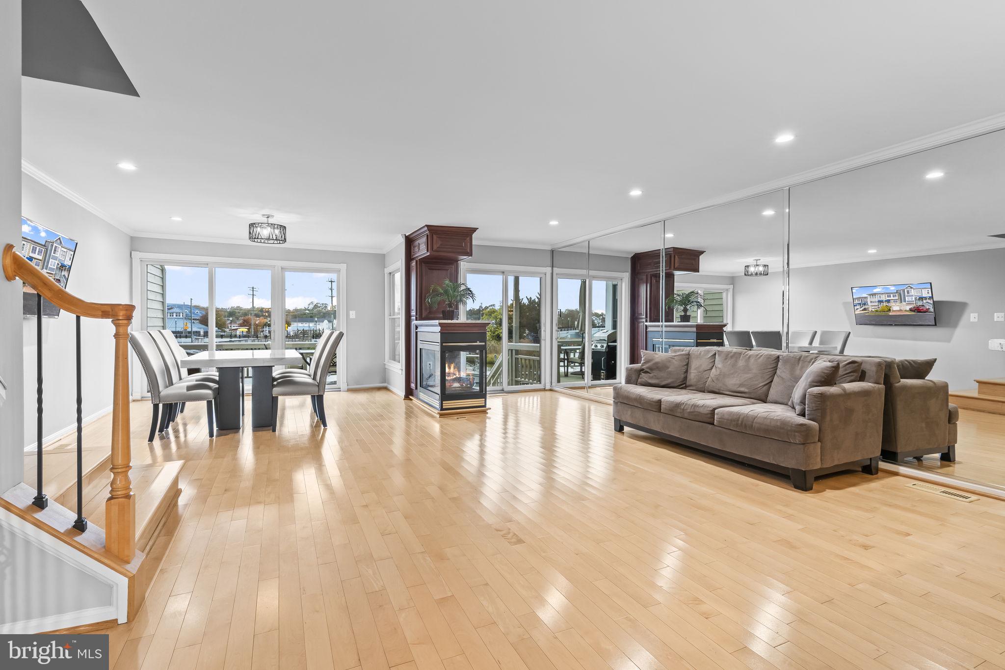 WINDWARD KEY - Residential