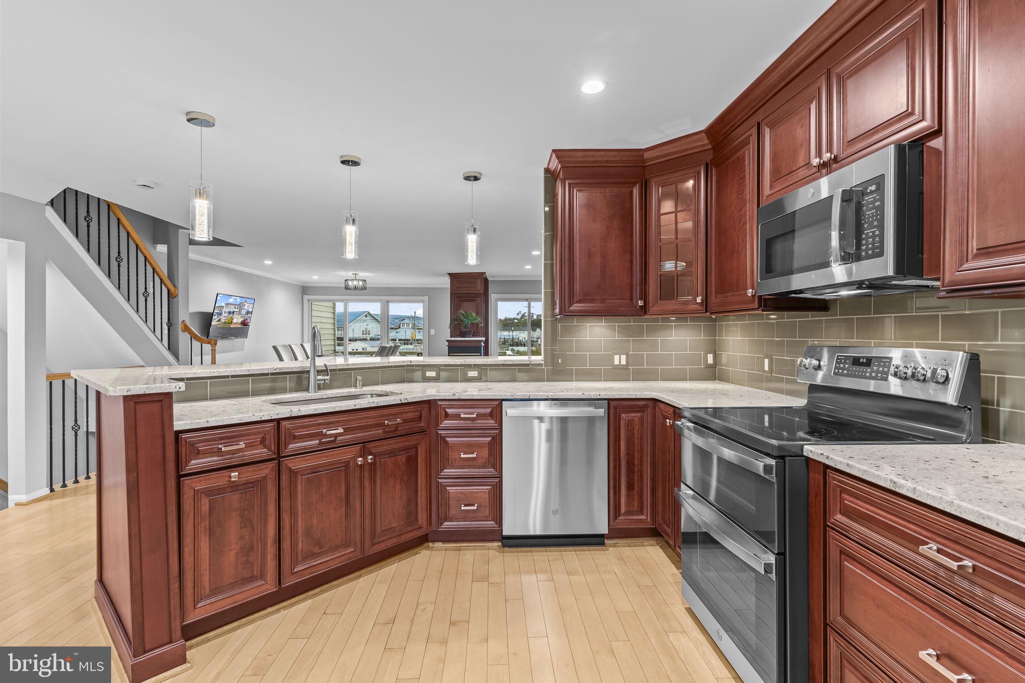 WINDWARD KEY - Residential