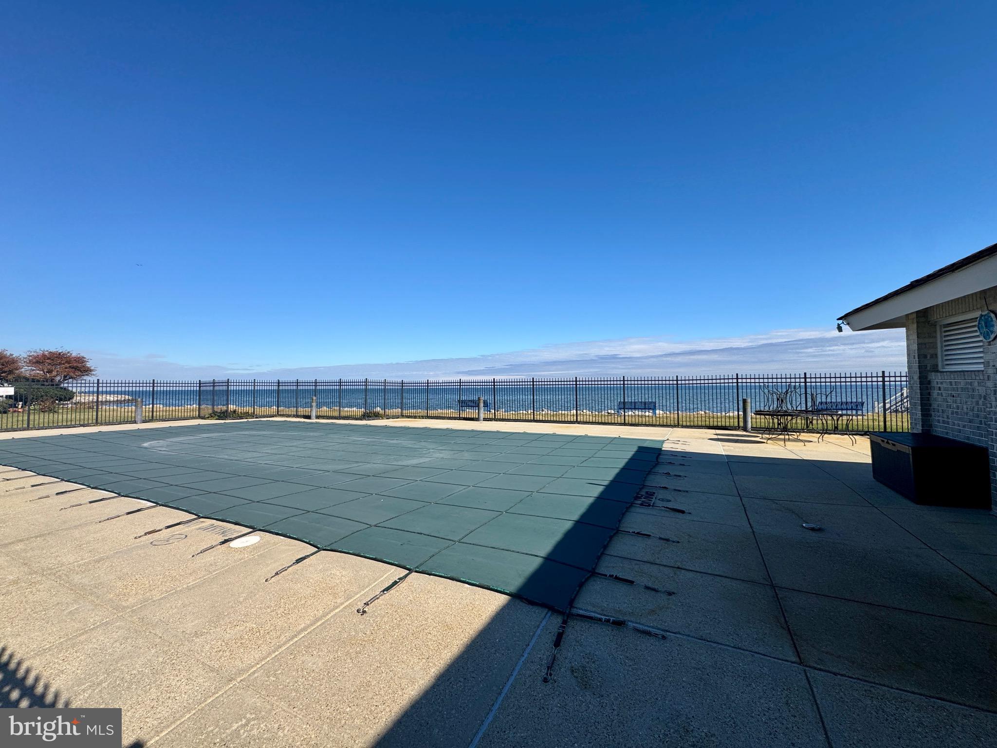 WINDWARD KEY - Residential