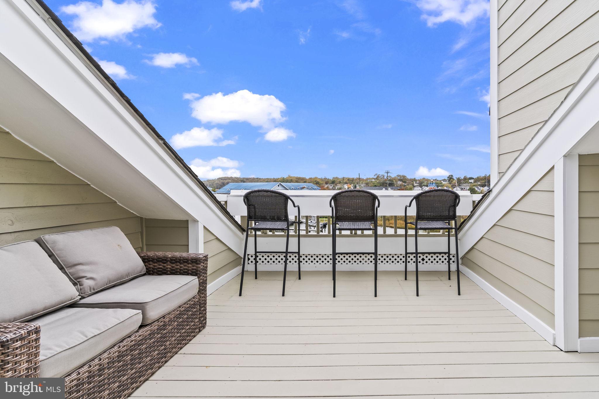 WINDWARD KEY - Residential