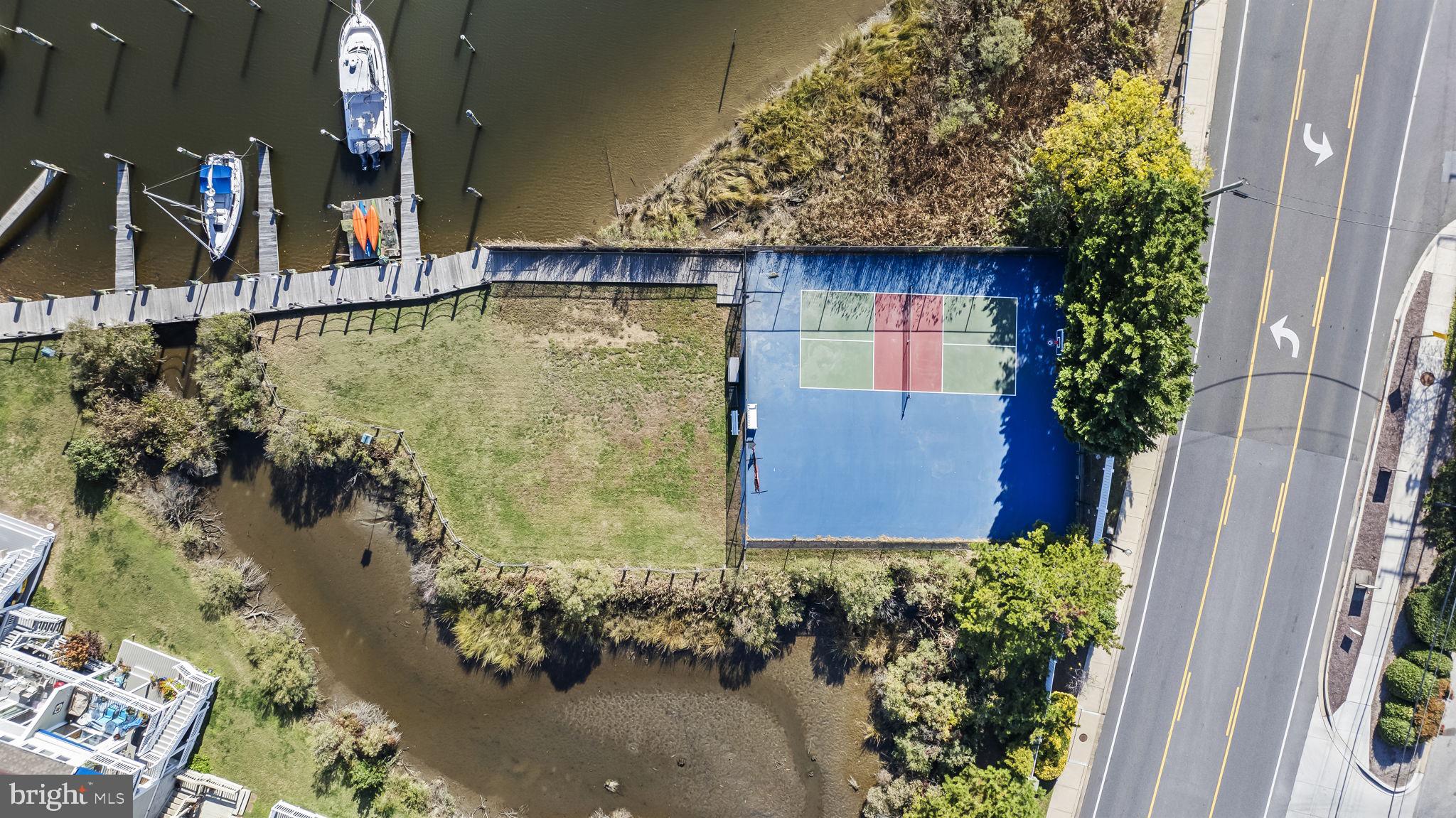 WINDWARD KEY - Residential