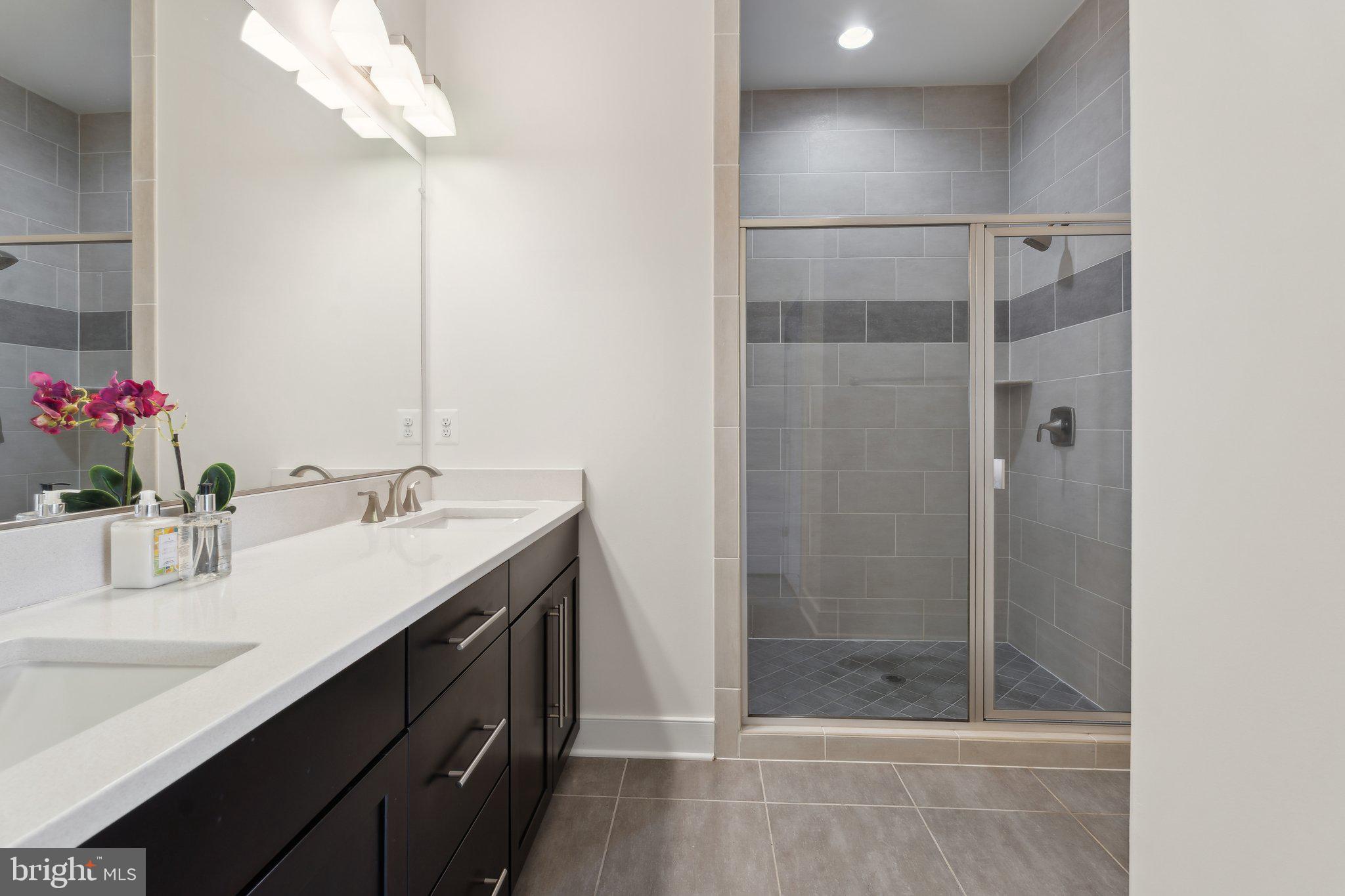 COLUMBIA - Residential