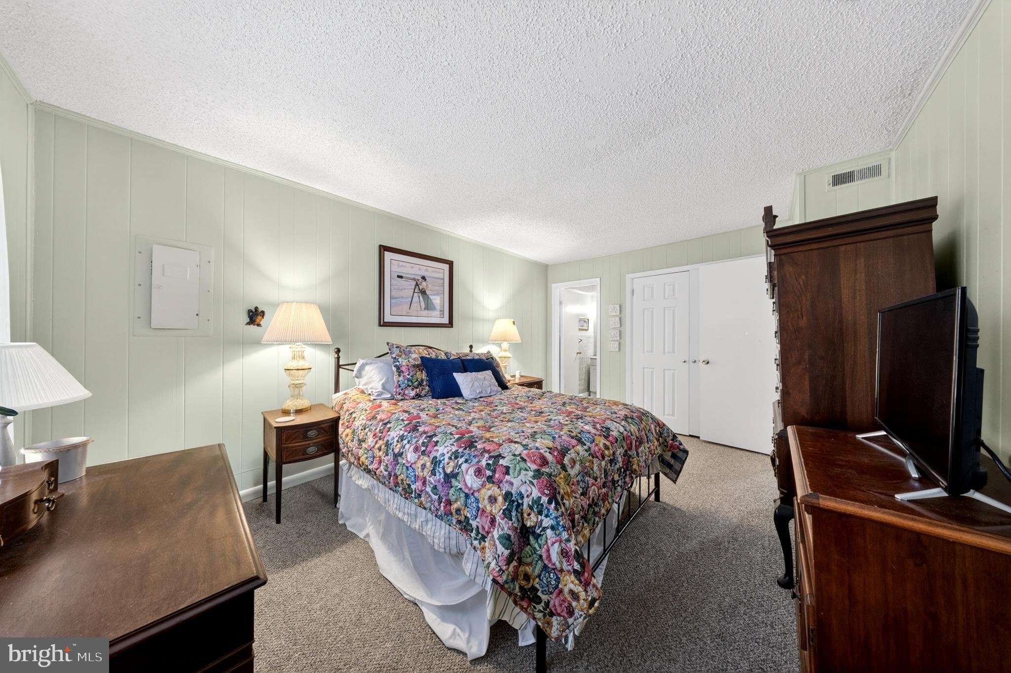 CEDAR SHORES - Residential