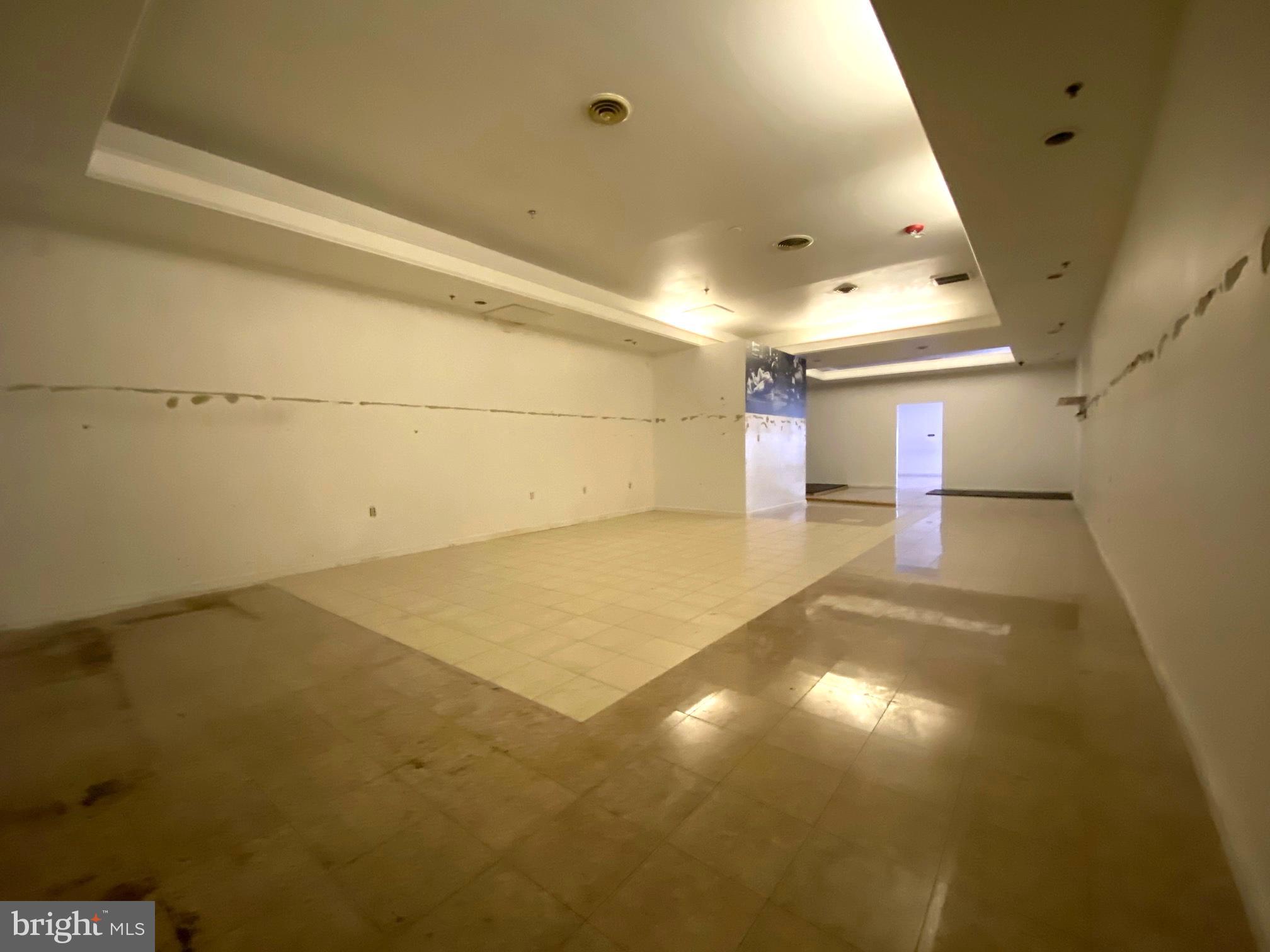 BELLA VISTA - Commercial Lease