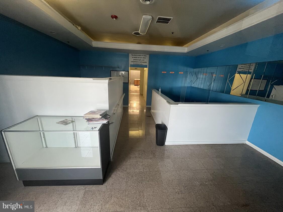 BELLA VISTA - Commercial Lease