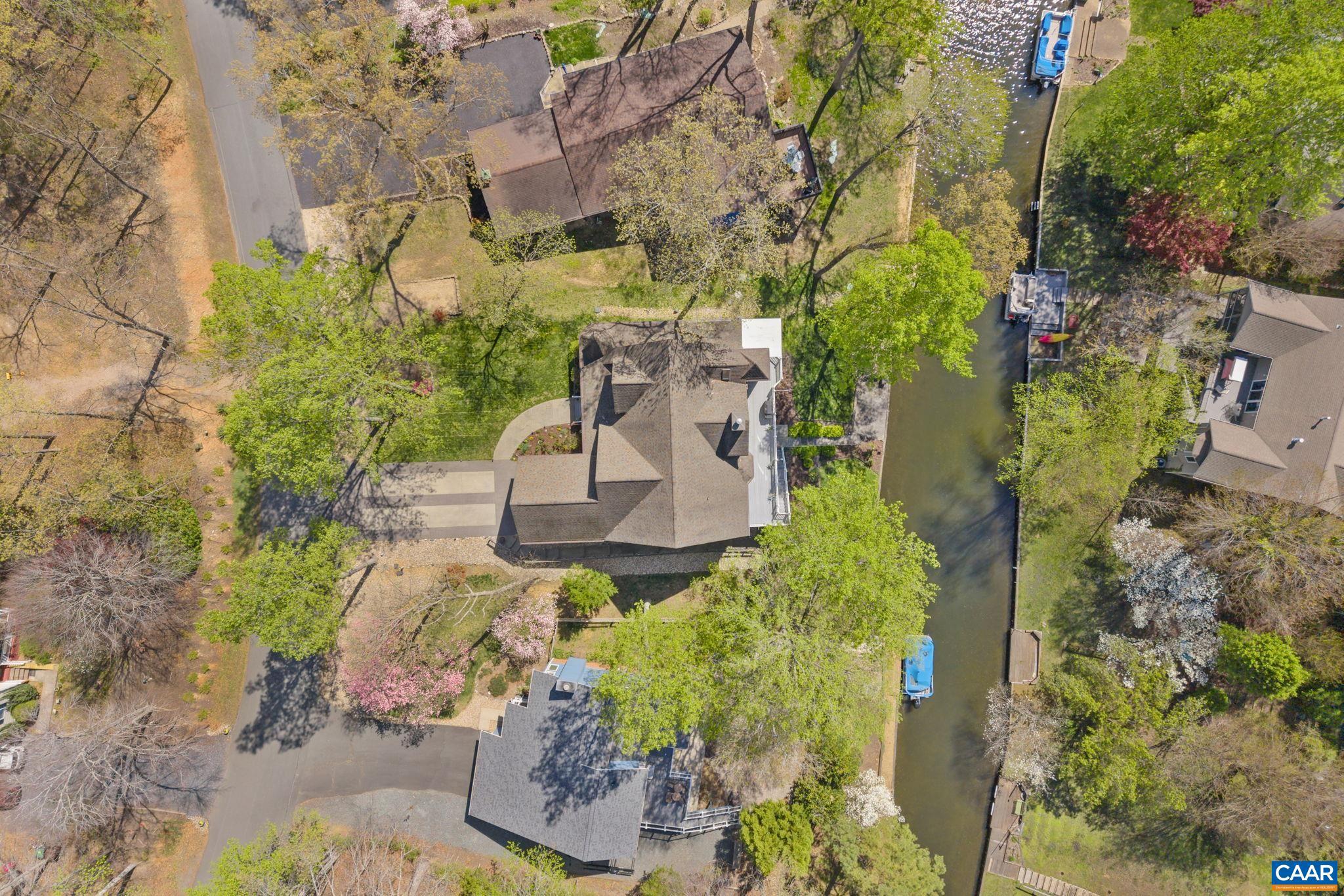 LAKE MONTICELLO - Residential