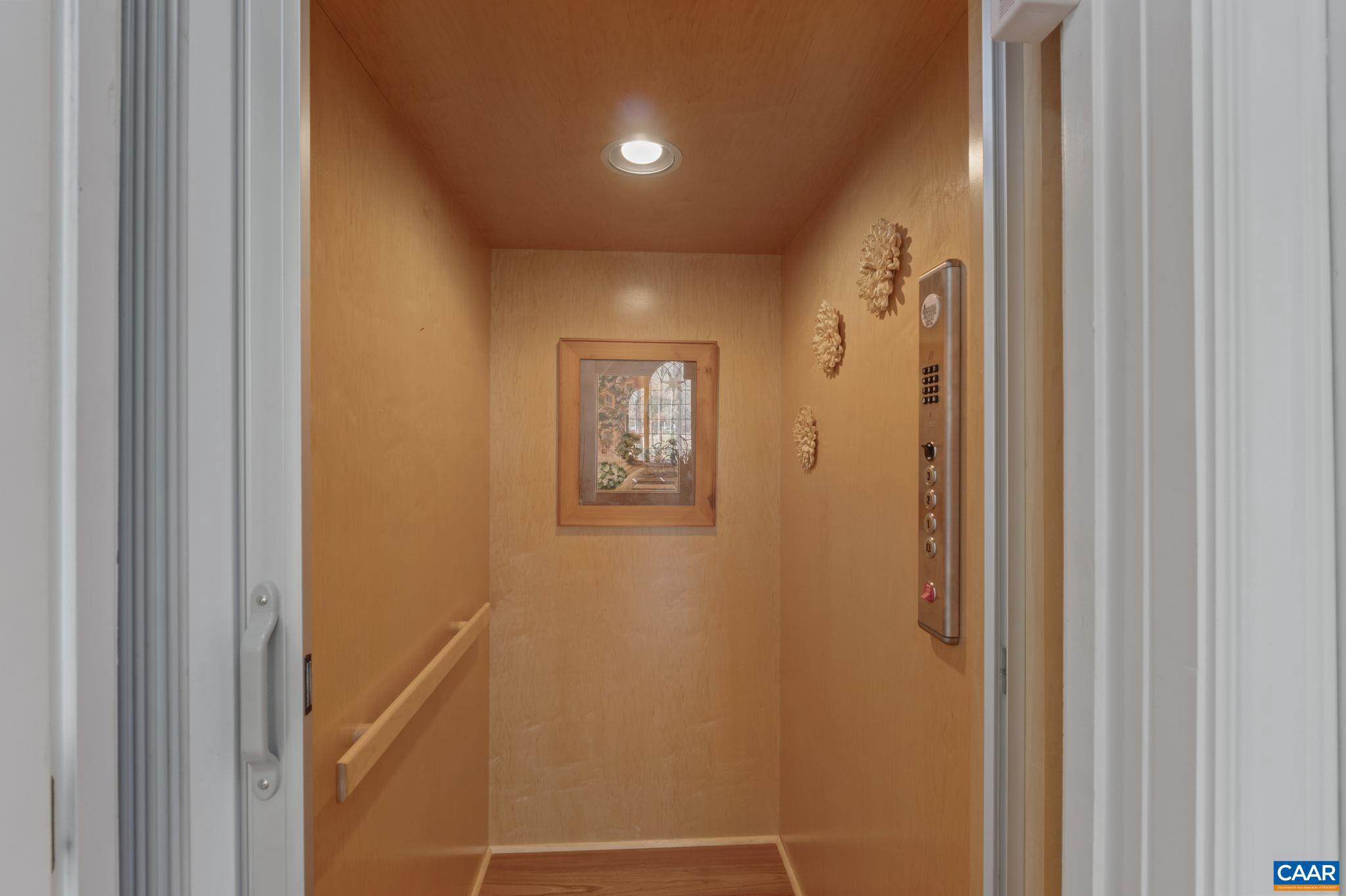 LAKE MONTICELLO - Residential