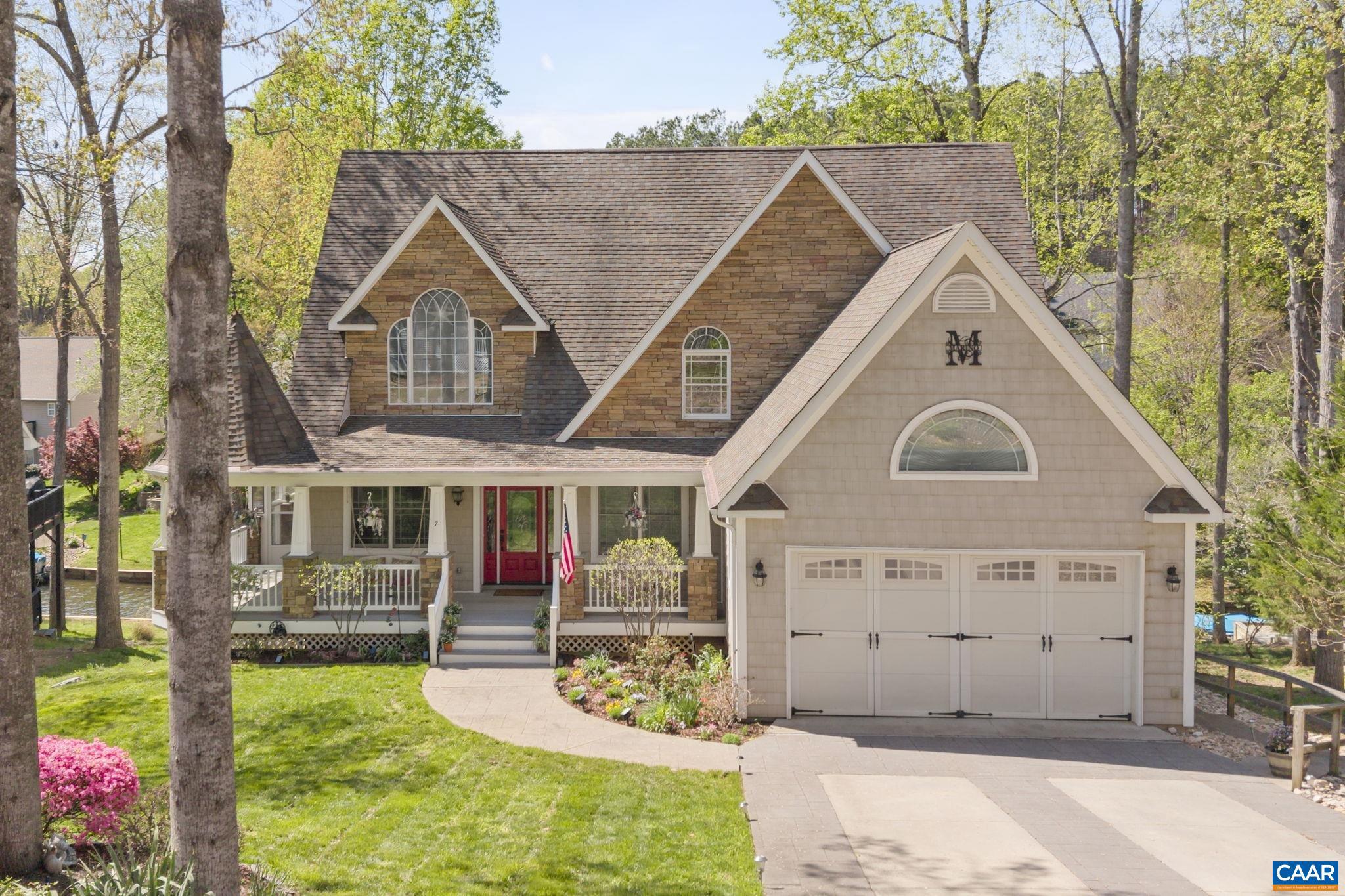 LAKE MONTICELLO - Residential