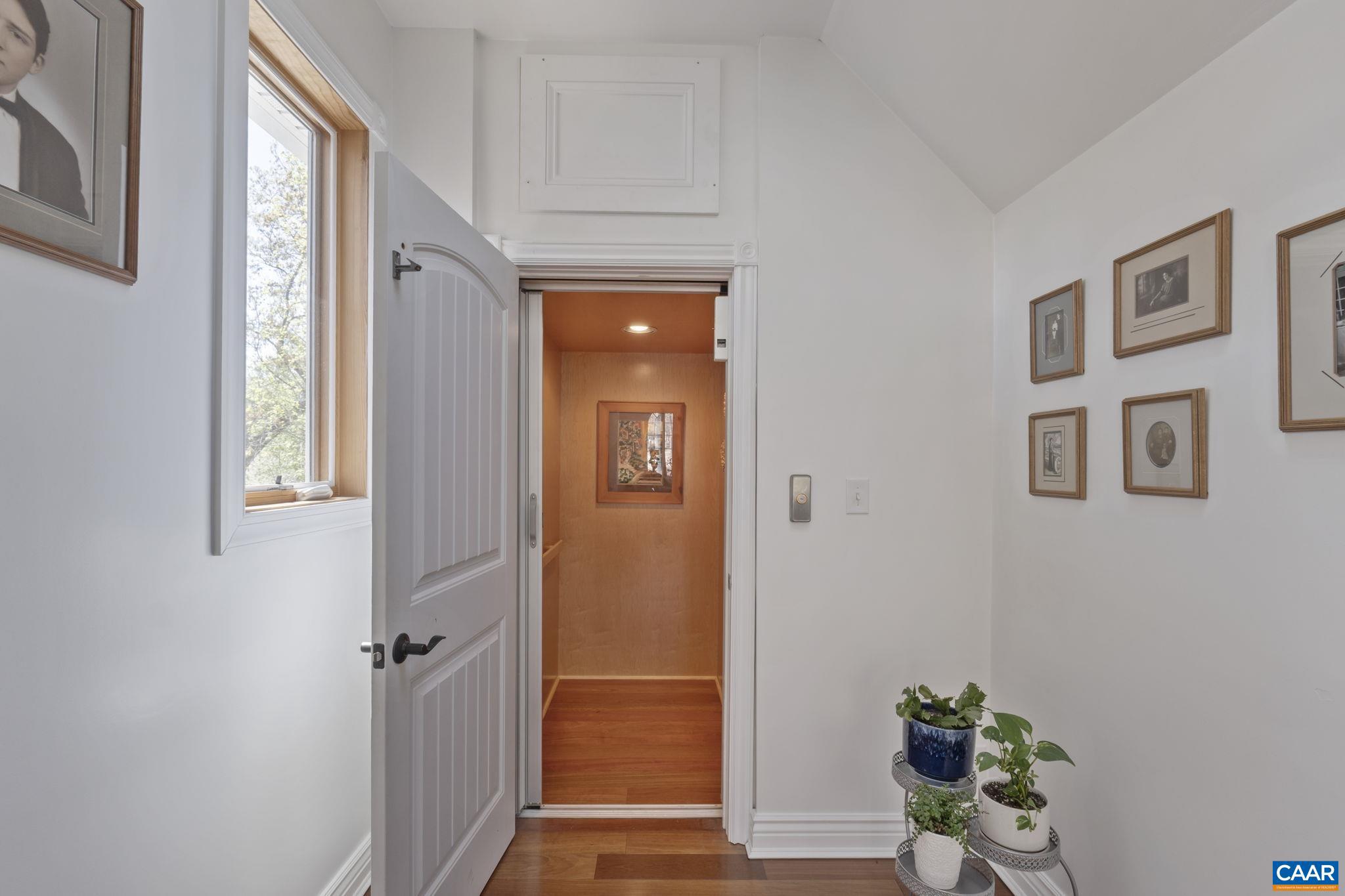 LAKE MONTICELLO - Residential