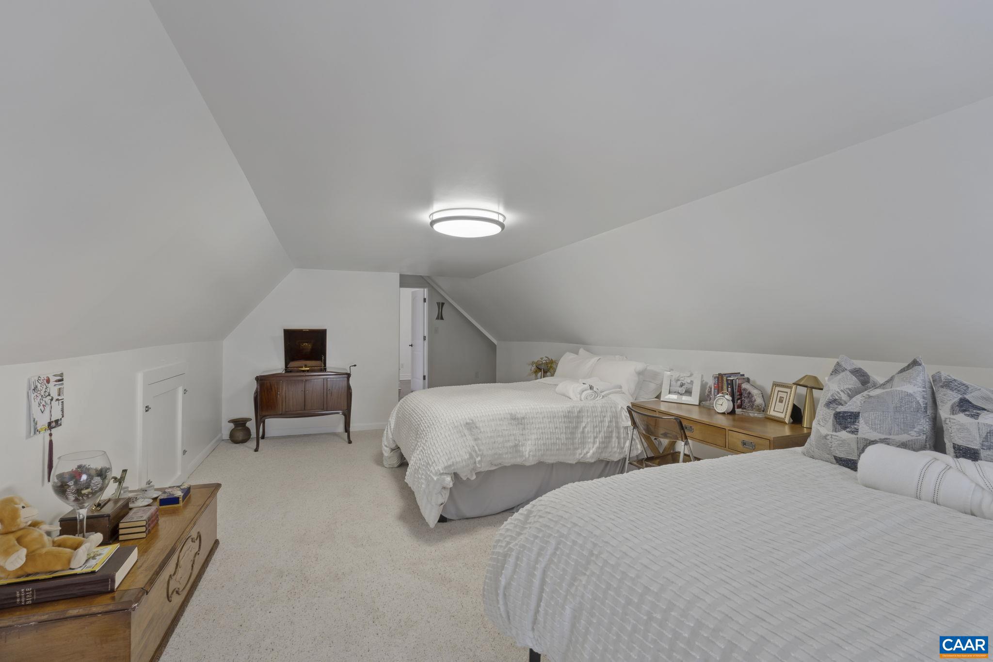 LAKE MONTICELLO - Residential