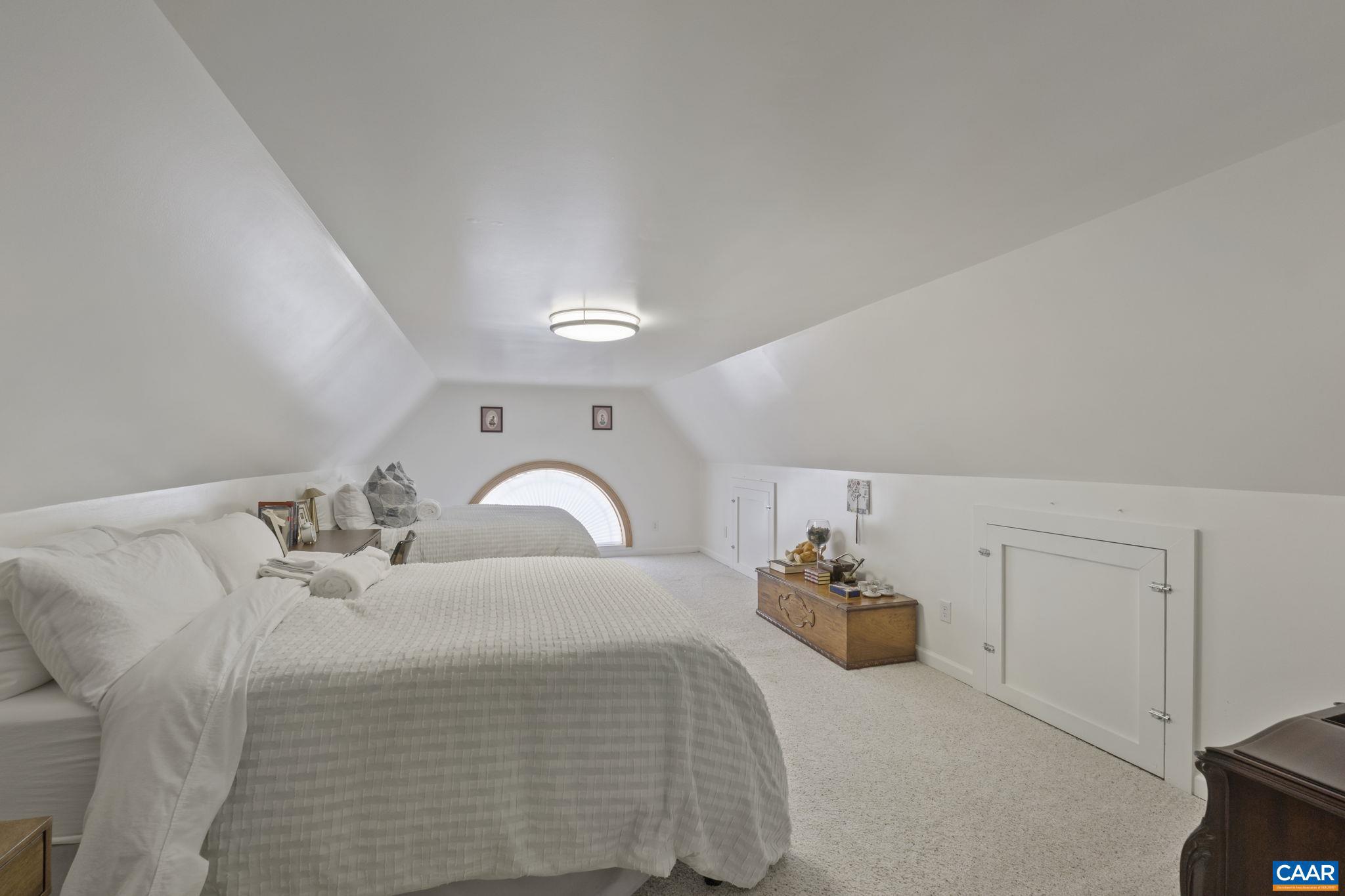 LAKE MONTICELLO - Residential