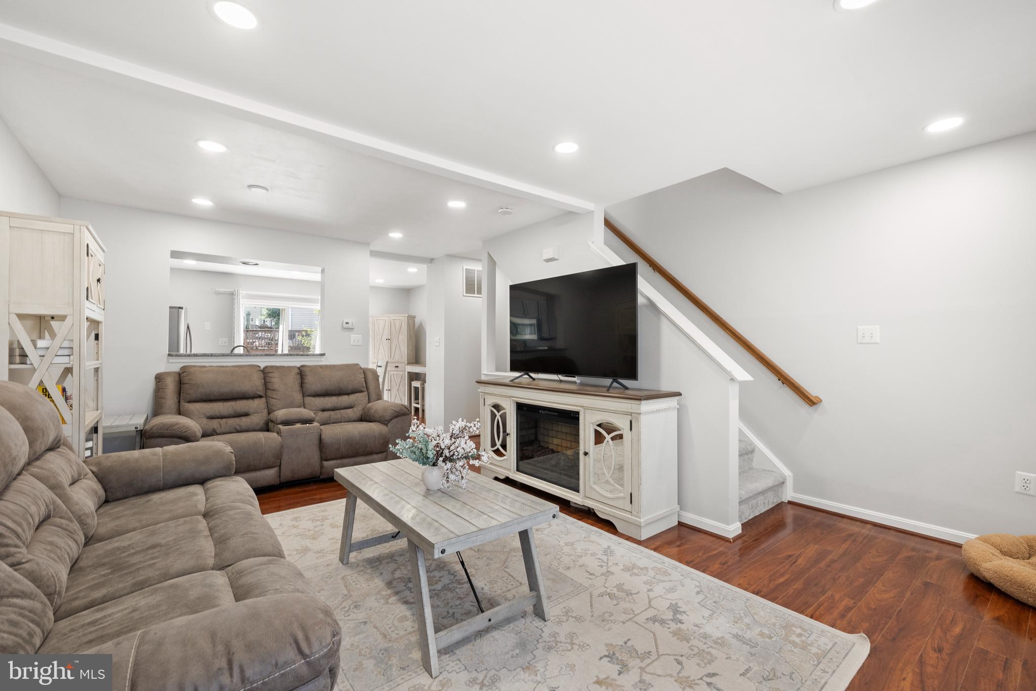 14291 NEWBERN LOOP