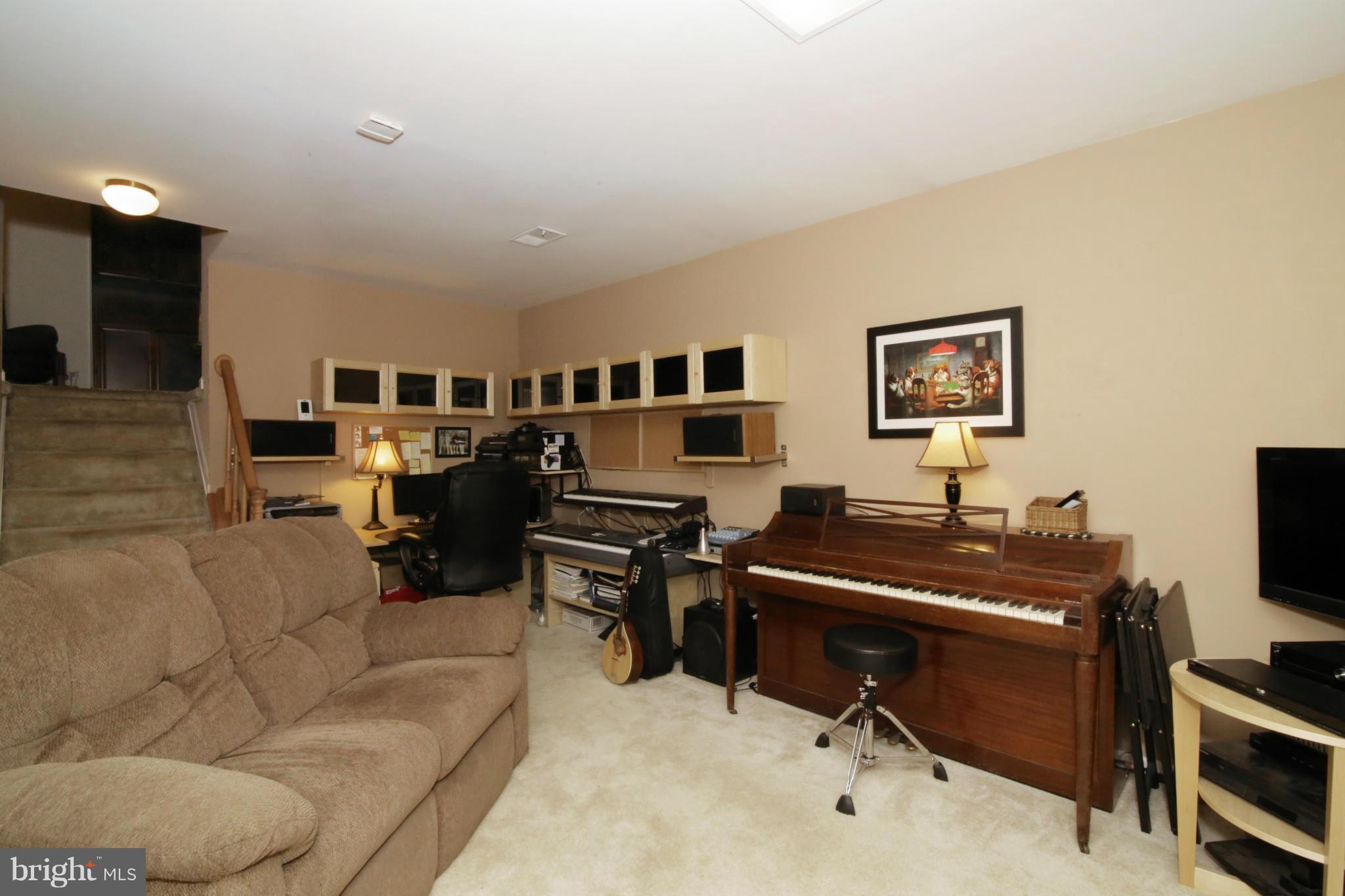 LAKE RIDGE/PROMONTRY OAK - Residential