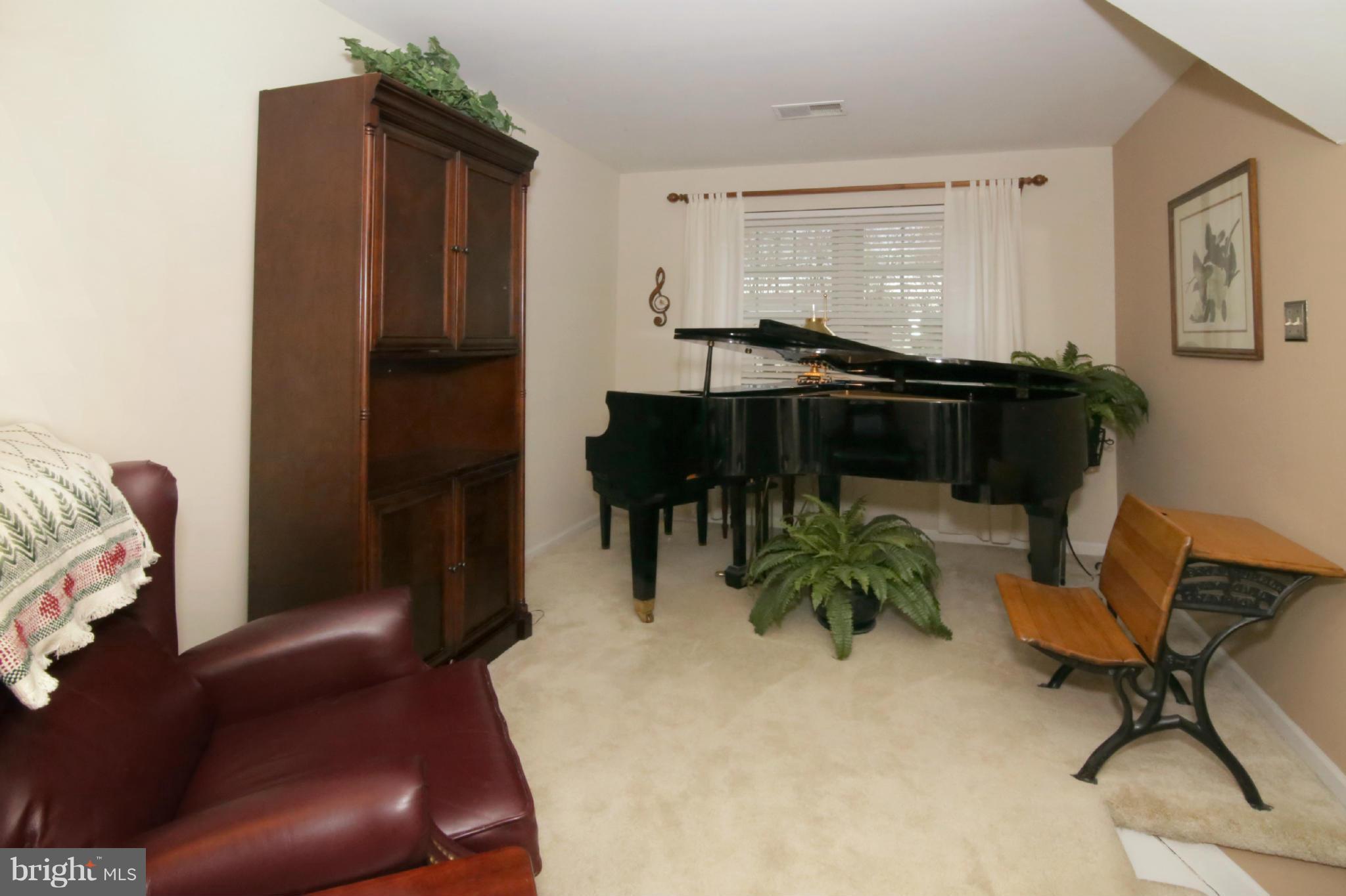 LAKE RIDGE/PROMONTRY OAK - Residential