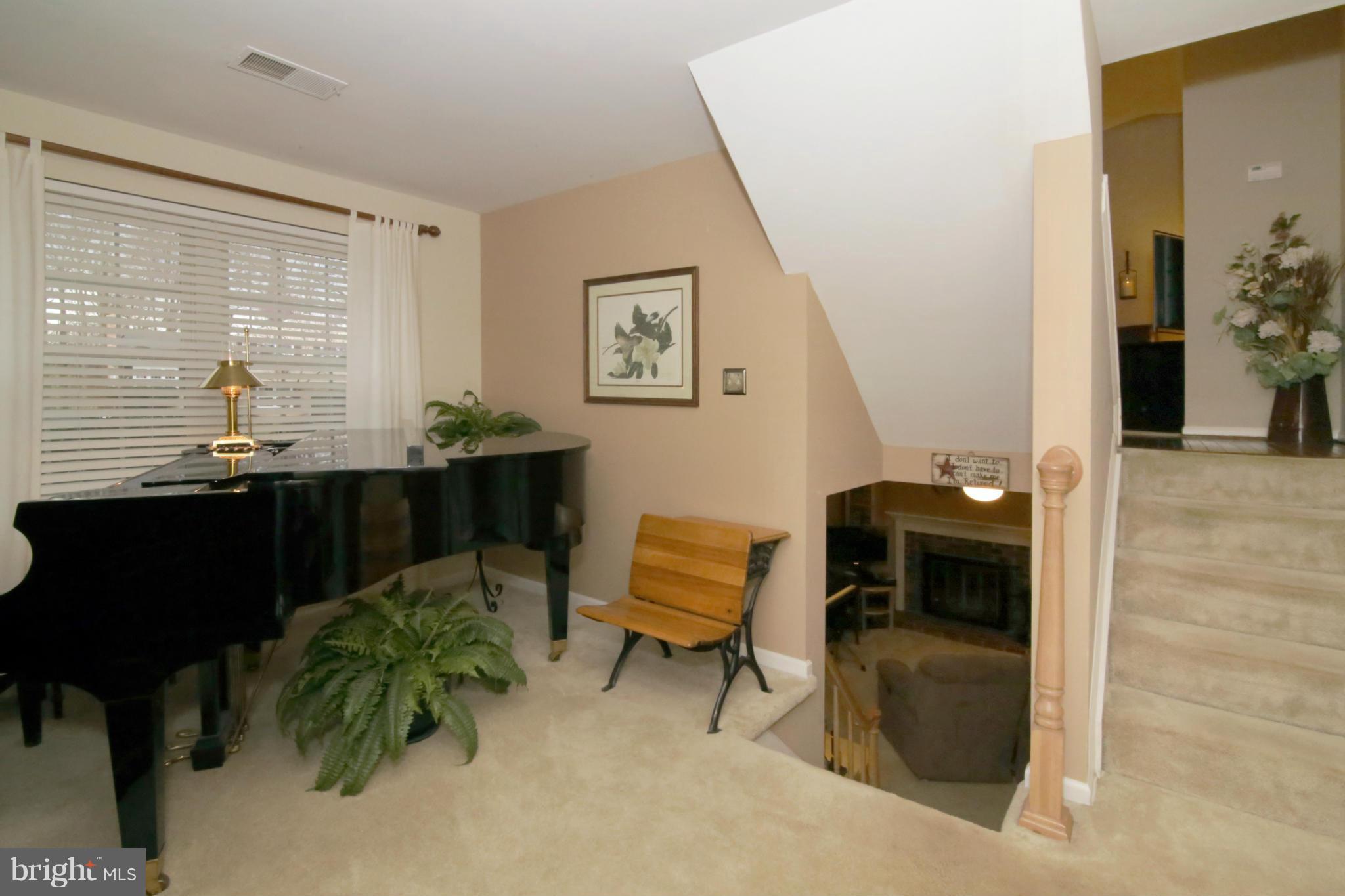 LAKE RIDGE/PROMONTRY OAK - Residential