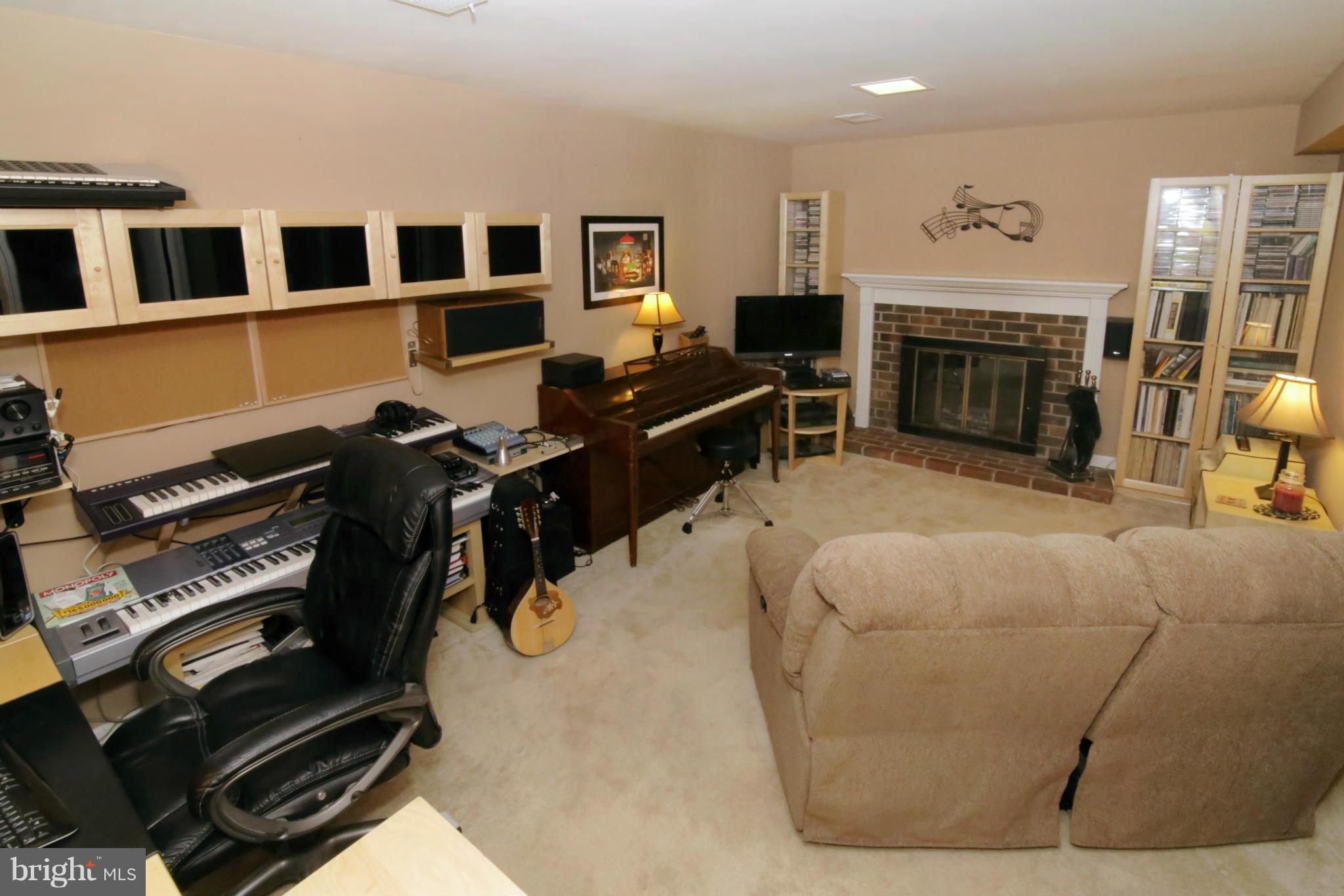 LAKE RIDGE/PROMONTRY OAK - Residential