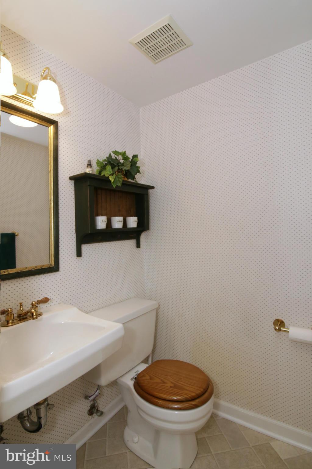 LAKE RIDGE/PROMONTRY OAK - Residential