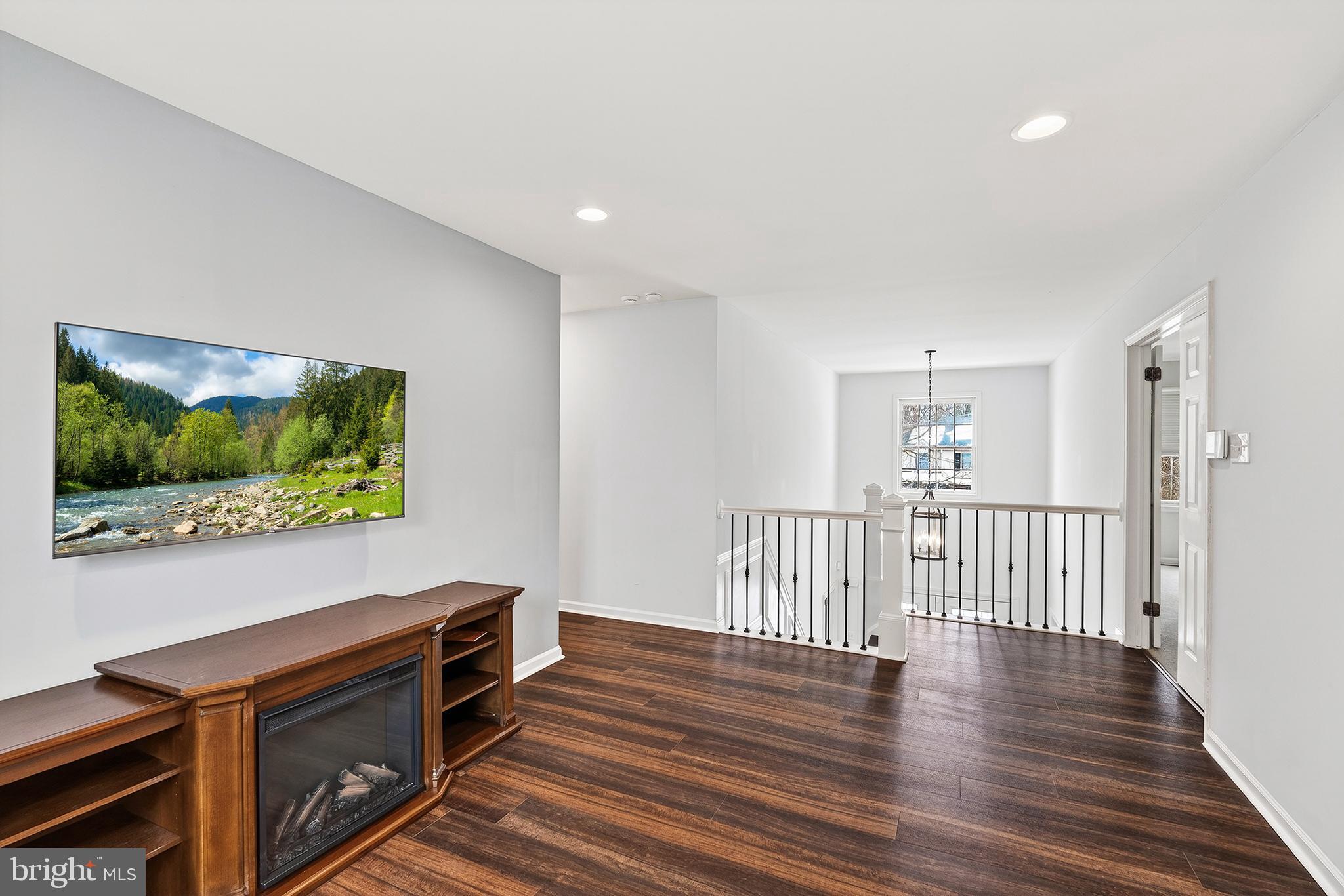 YARDLEY RUN - Residential