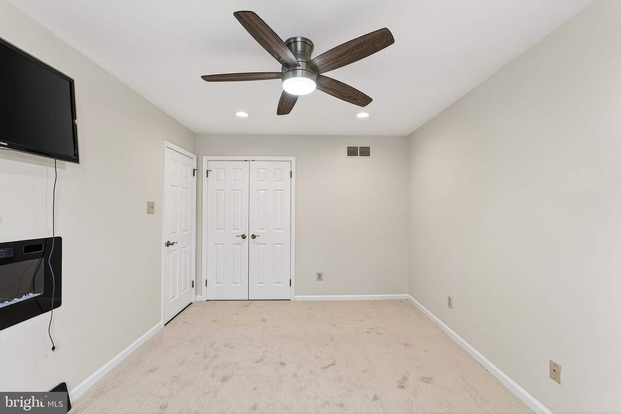 YARDLEY RUN - Residential