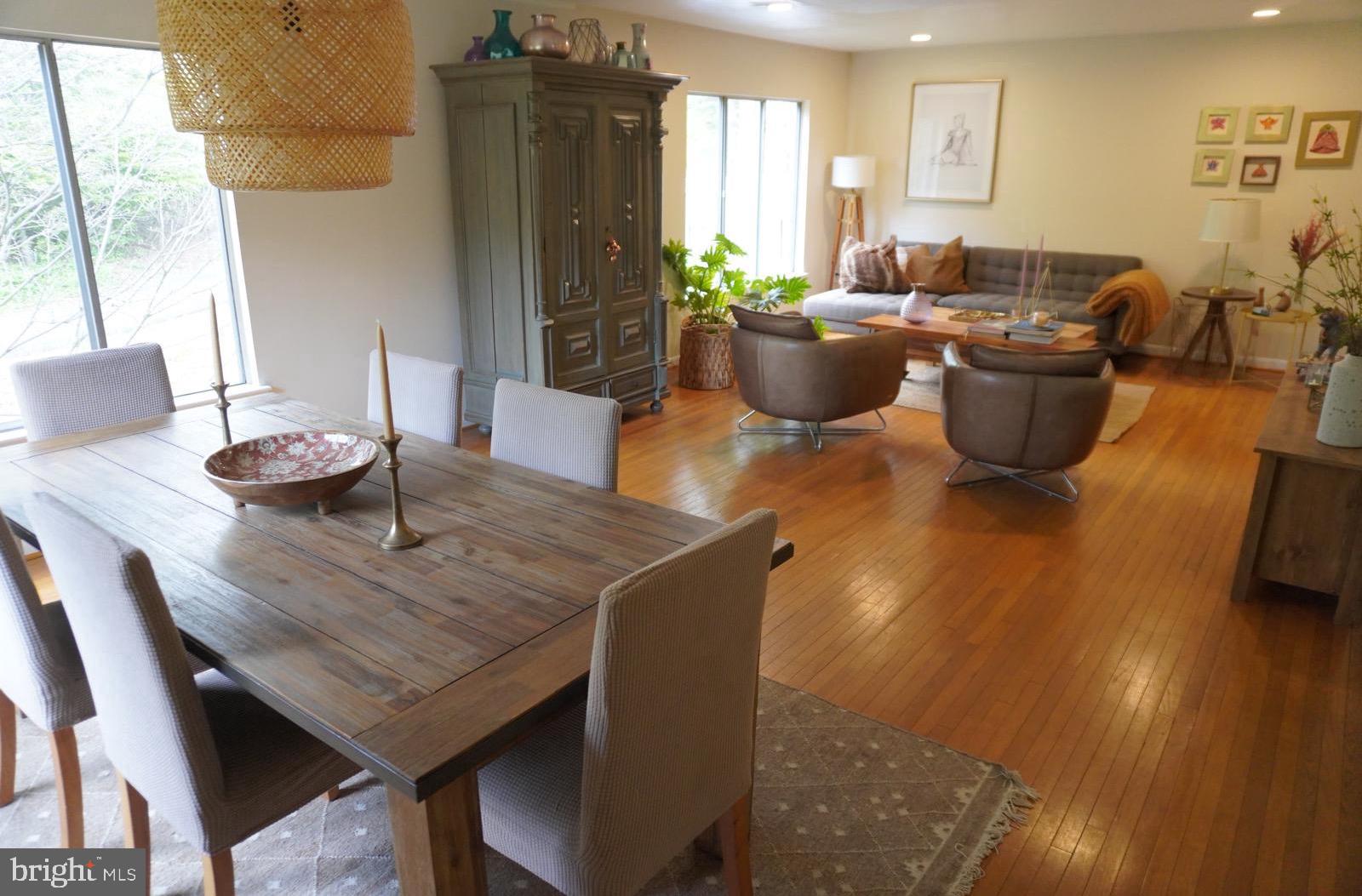 1434 YELLOWWOOD COURT