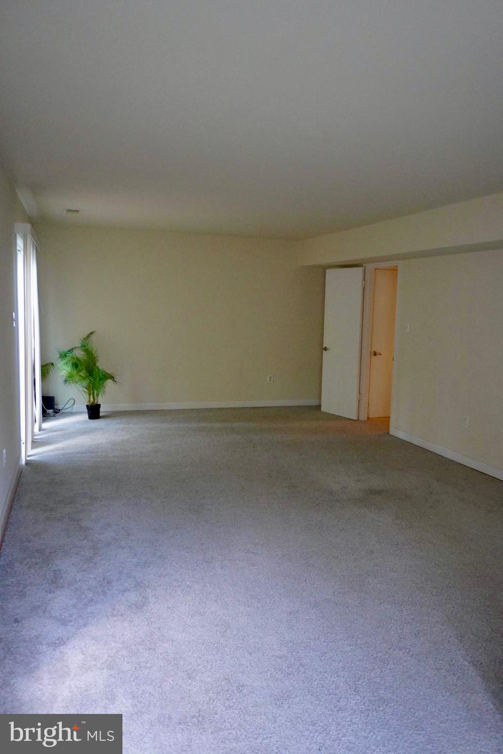 REGENCY SQUARE - Residential