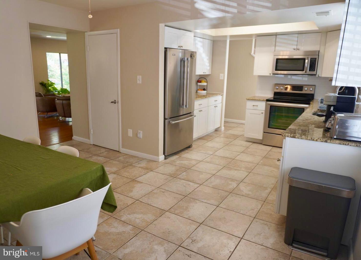 1434 YELLOWWOOD COURT