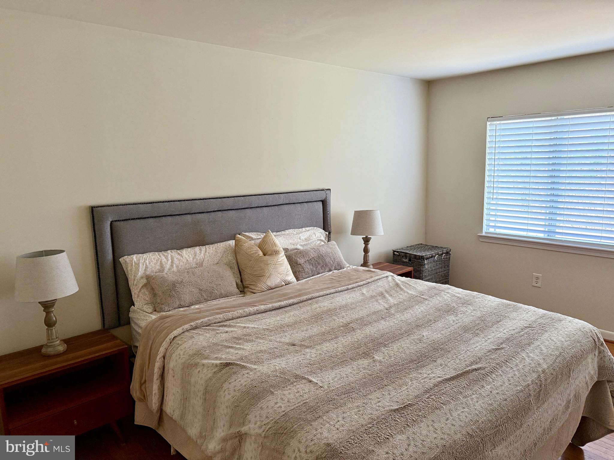 REGENCY SQUARE - Residential