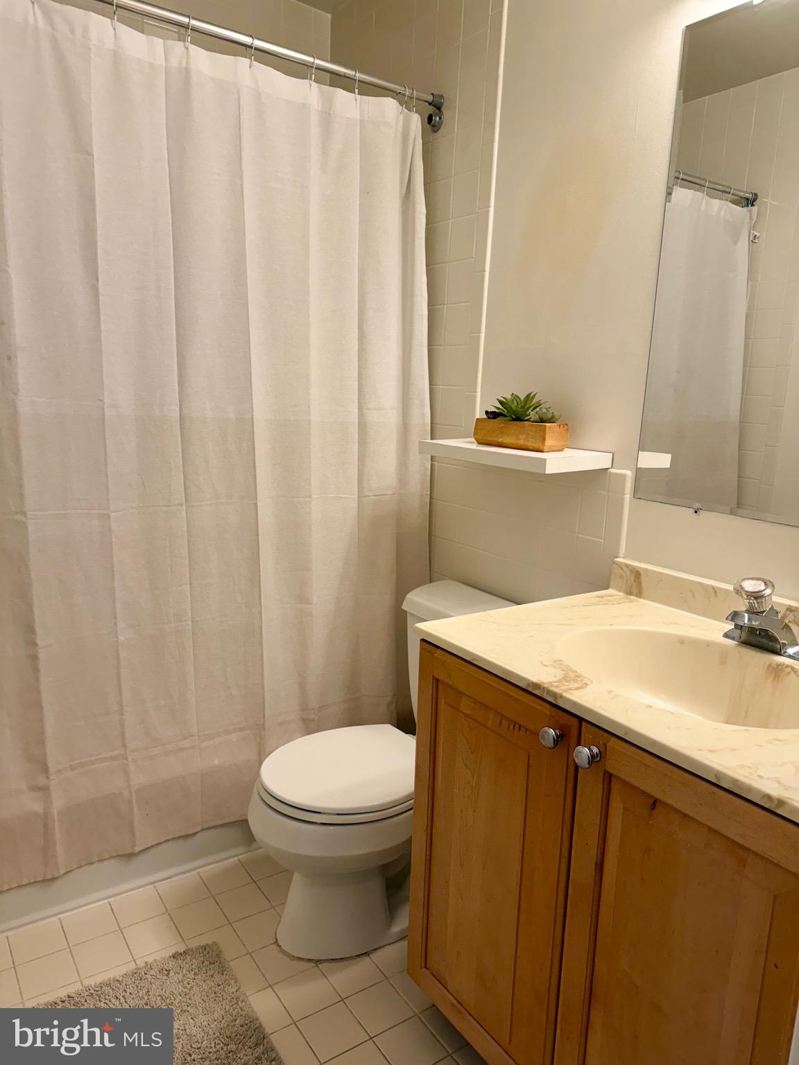 REGENCY SQUARE - Residential