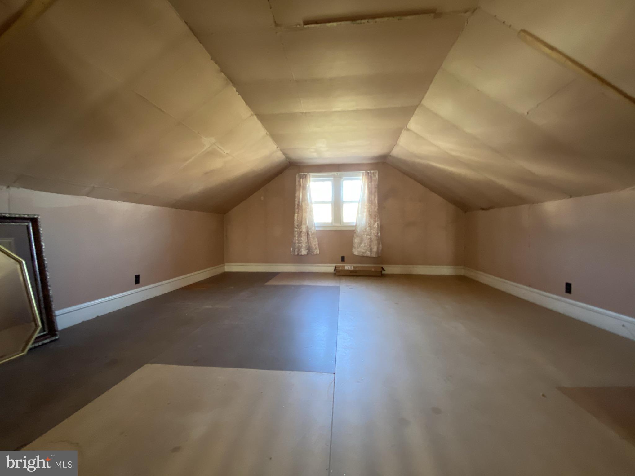 CRESAPTOWN - Residential