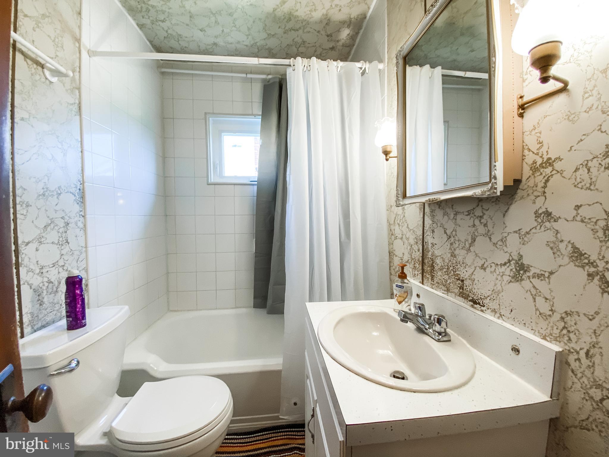 CRESAPTOWN - Residential