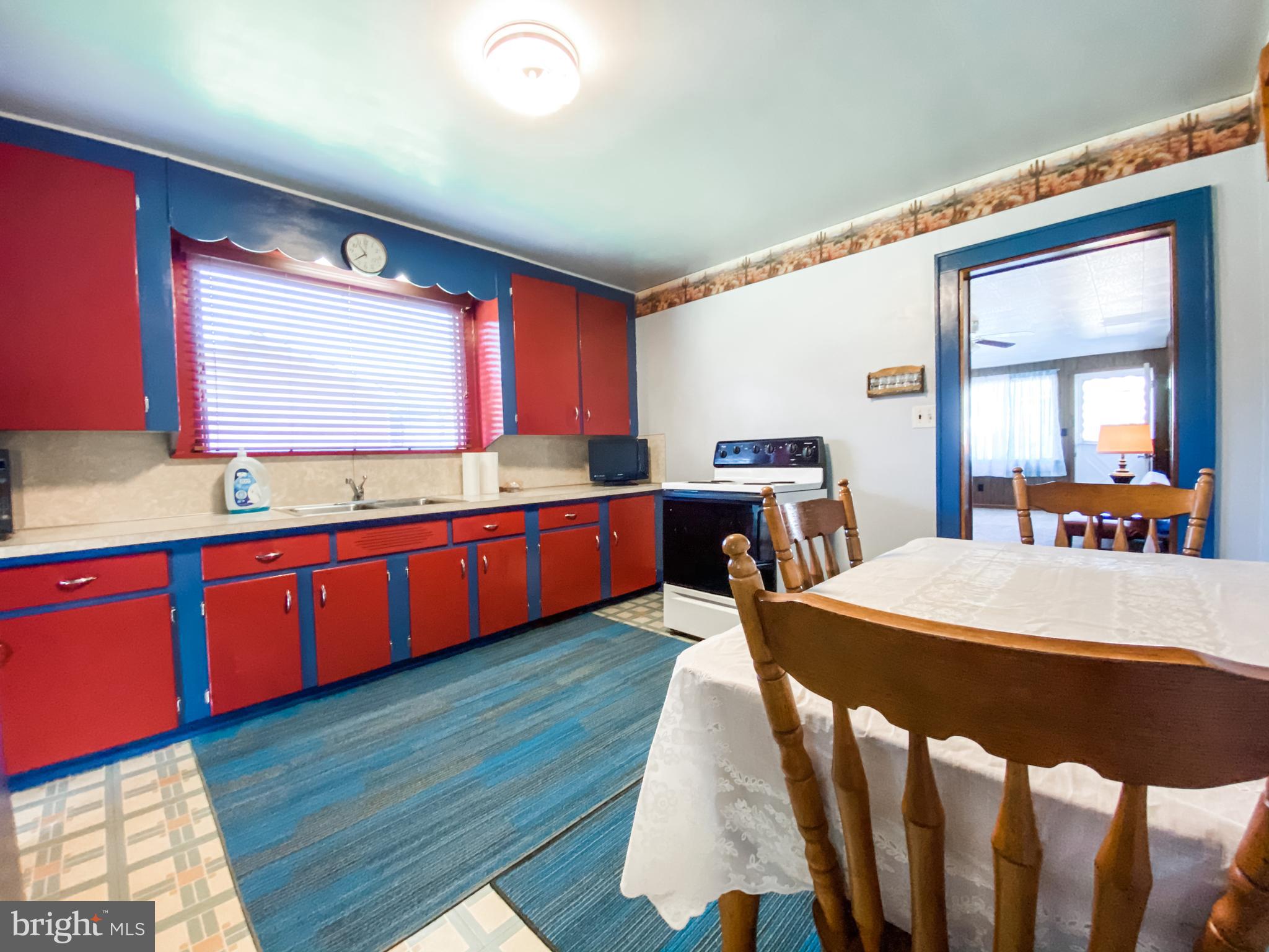 CRESAPTOWN - Residential