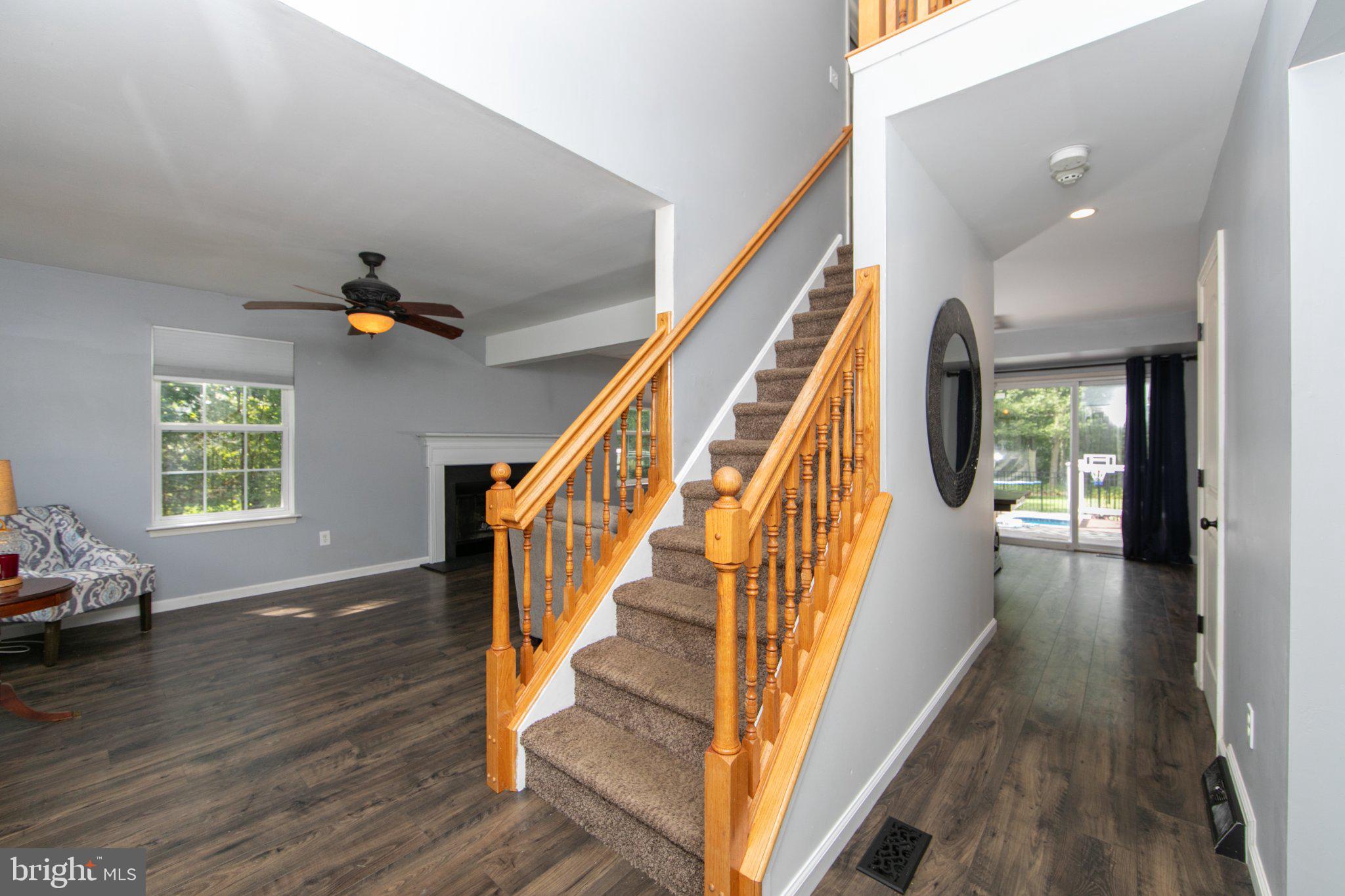 671 LANTERN WAY