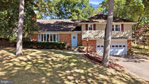 Photo of 107 Oak Ridge Lane, WINCHESTER, VA 22602 (MLS # VAFV2045182)