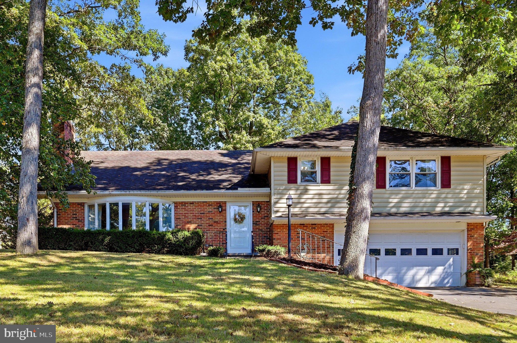 107 OAK RIDGE LANE