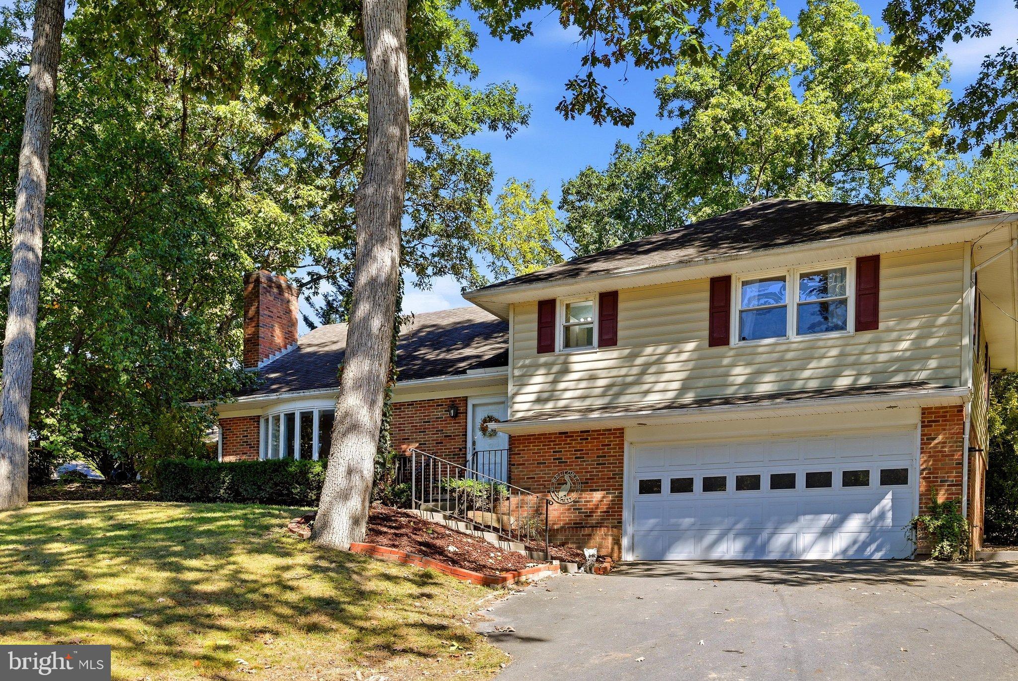 107 OAK RIDGE LANE