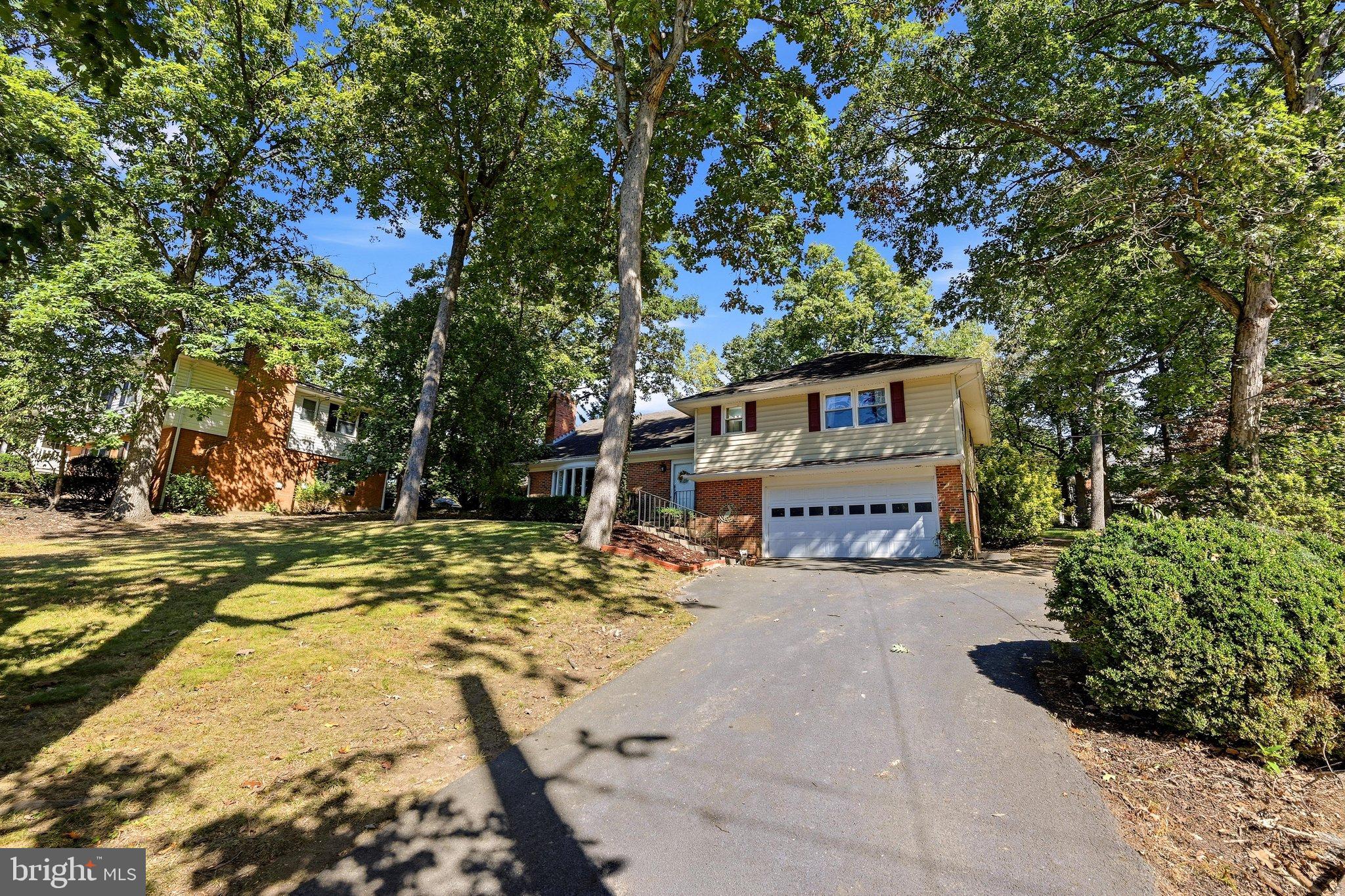 107 OAK RIDGE LANE
