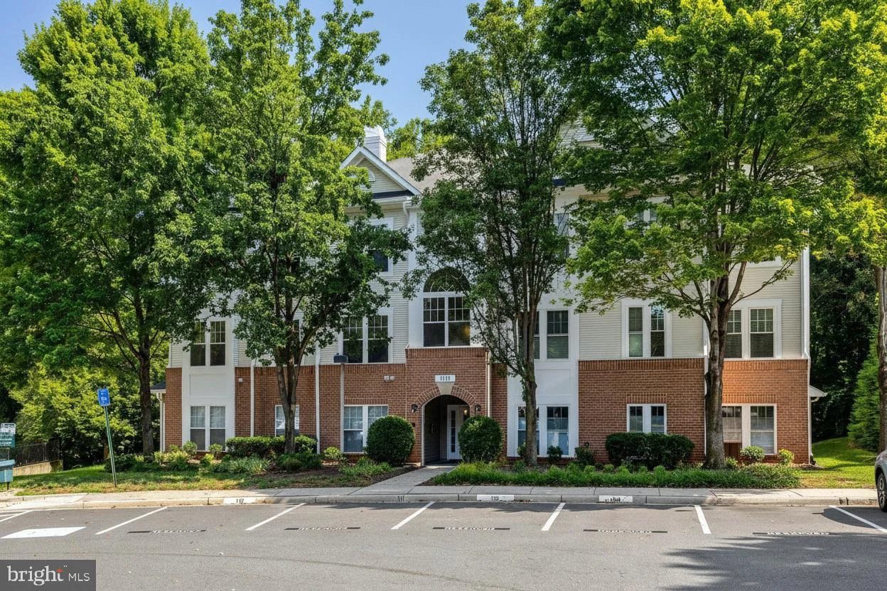 1511 N Point Drive Unit 201, Reston, VA, 20194