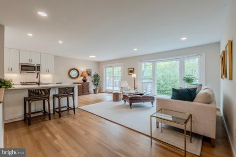 Photo of 1706 Burning Tree Drive, VIENNA, VA 22182 (MLS # VAFX2302892)