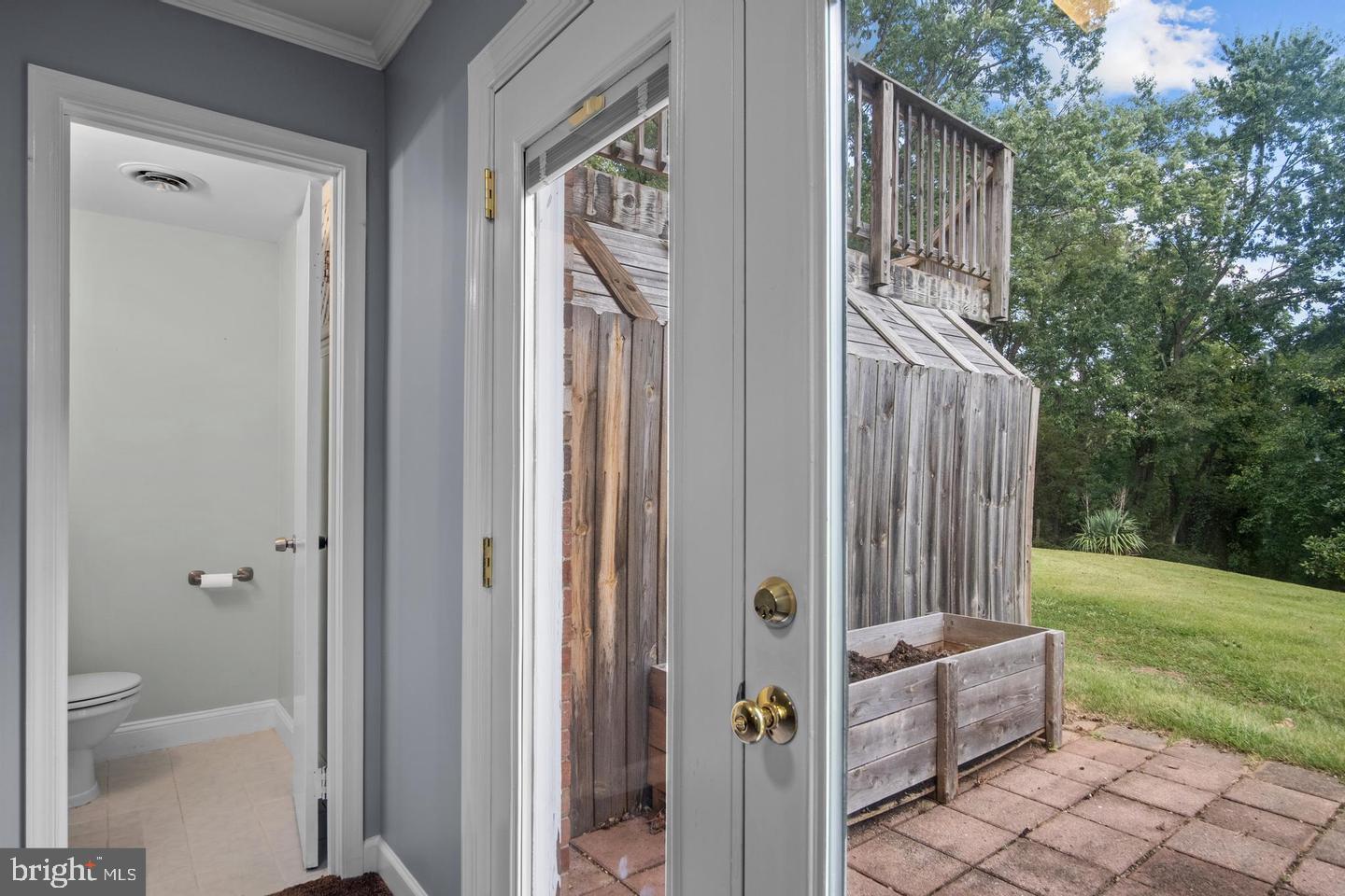 ROSE HILL MANOR - Residential Lease