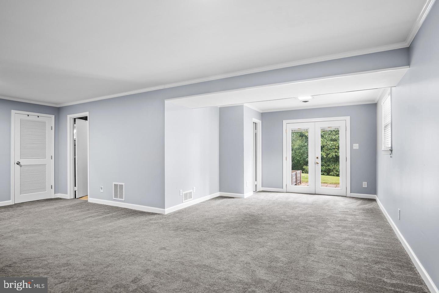 ROSE HILL MANOR - Residential Lease