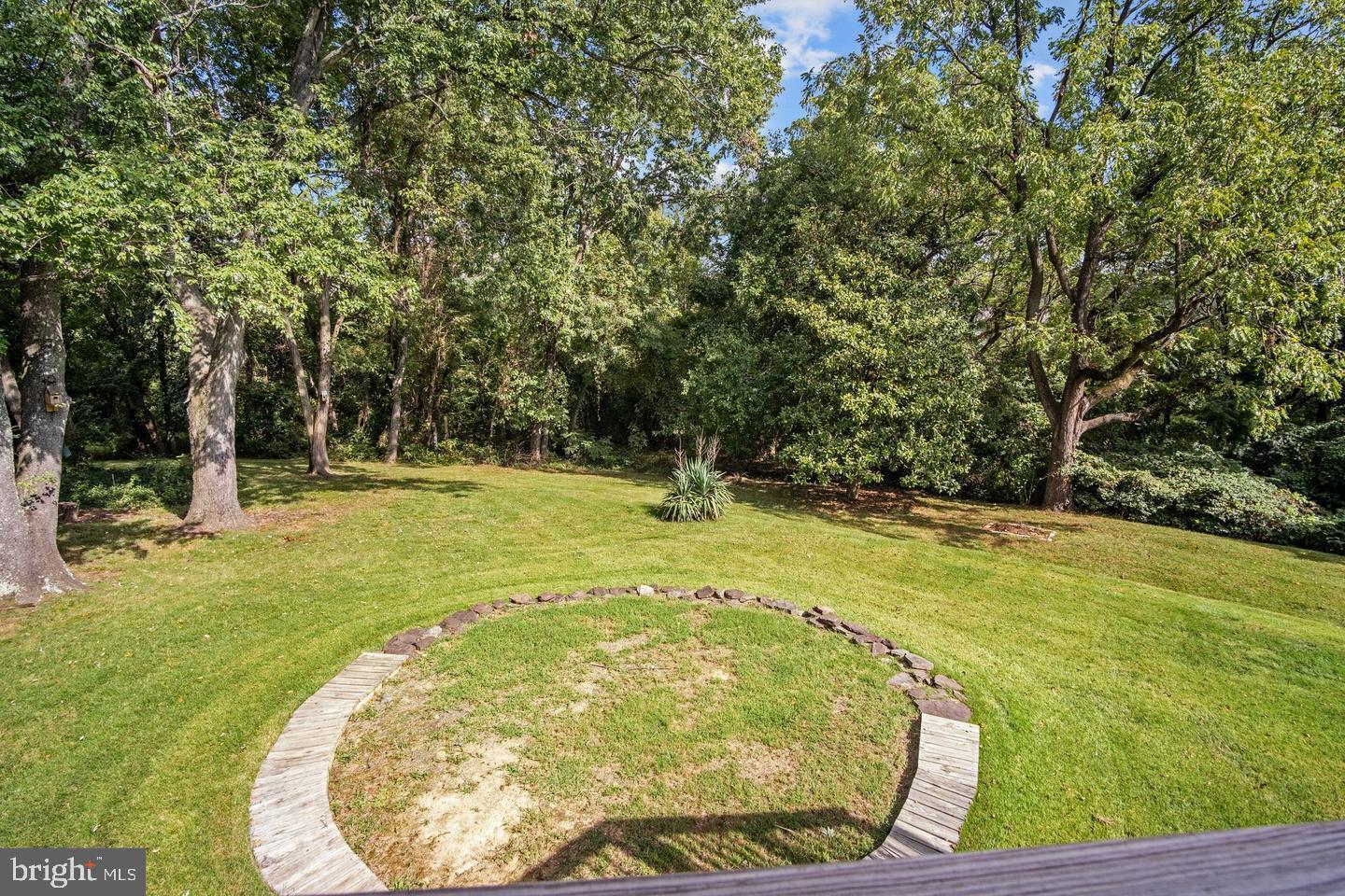 ROSE HILL MANOR - Residential Lease