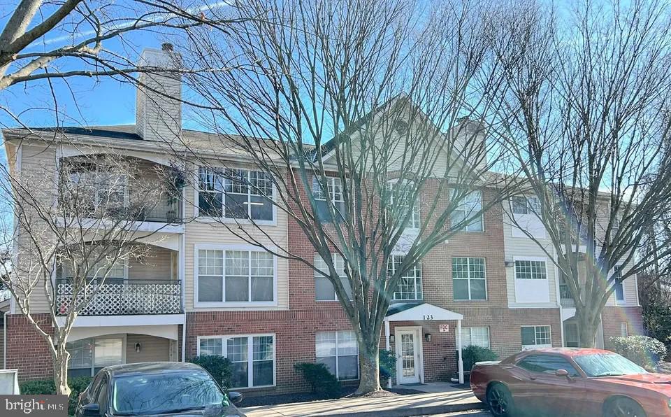 ASHLAR HILL CT. - Residential