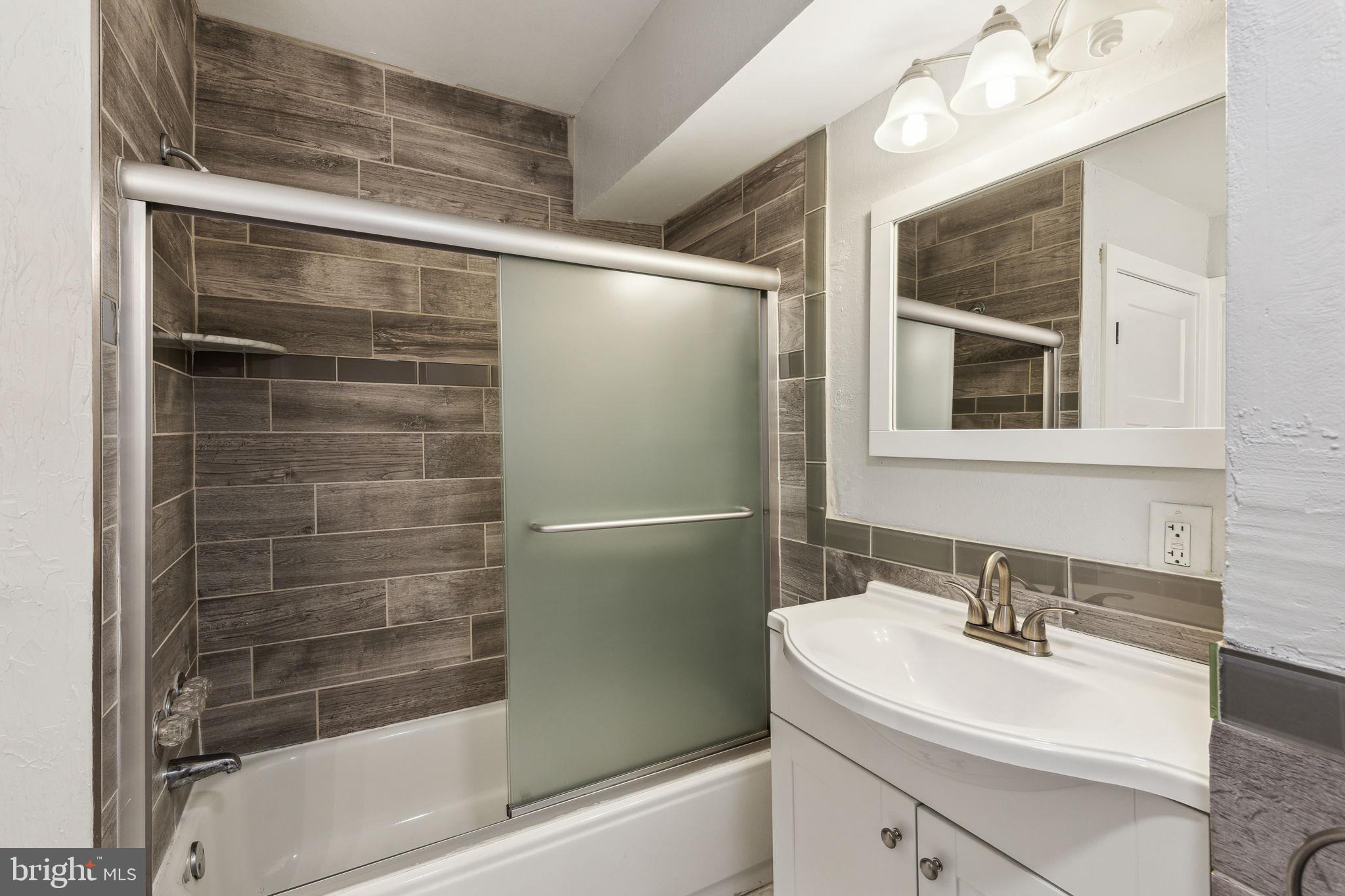 FAIRMOUNT - Residential