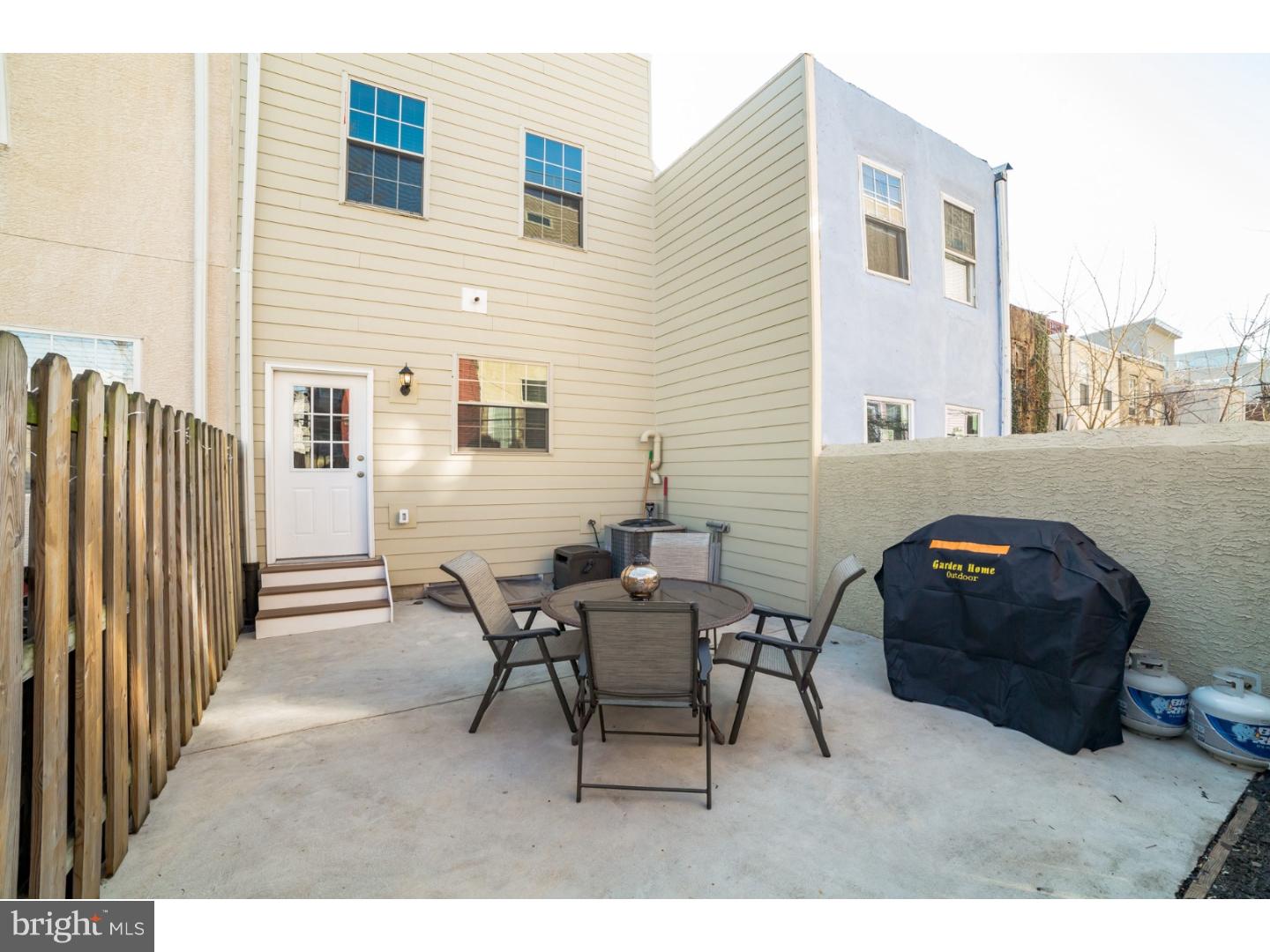 POINT BREEZE - Residential