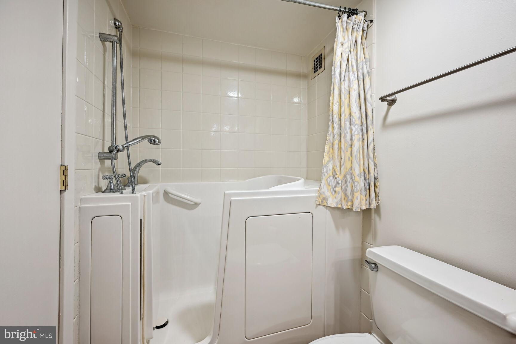 FRIENDSHIP HEIGHTS - Residential